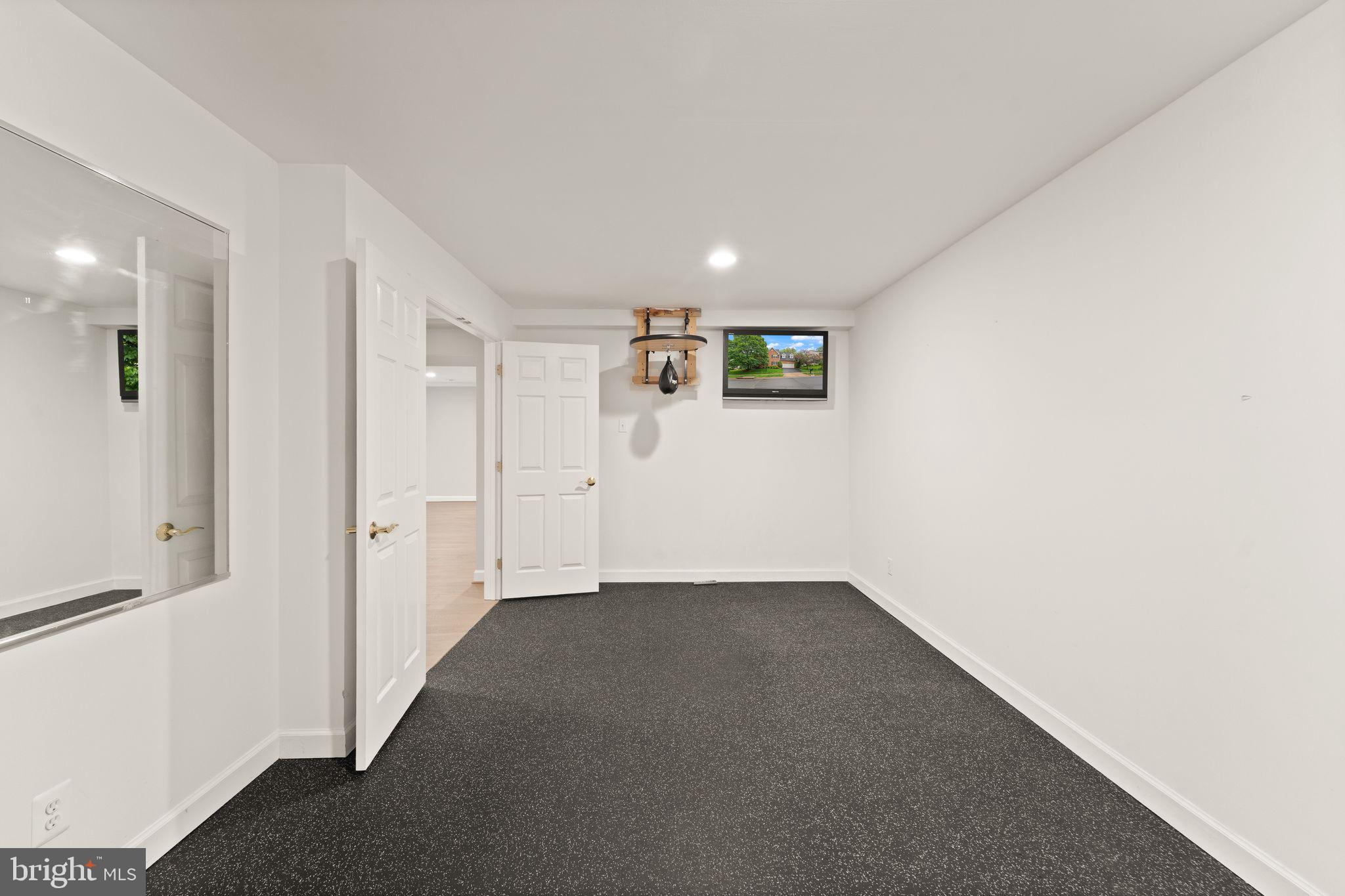 POTOMAC LAKES - Residential Lease