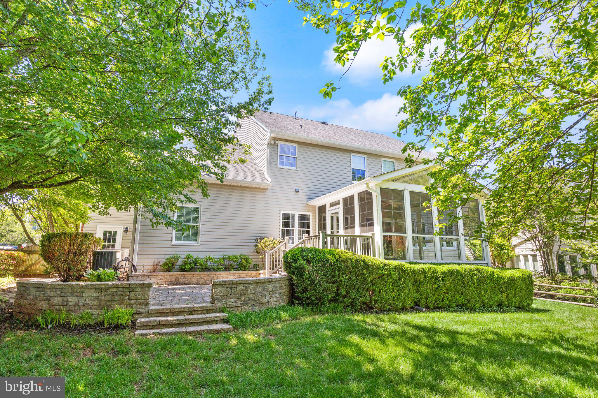 POTOMAC LAKES - Residential Lease