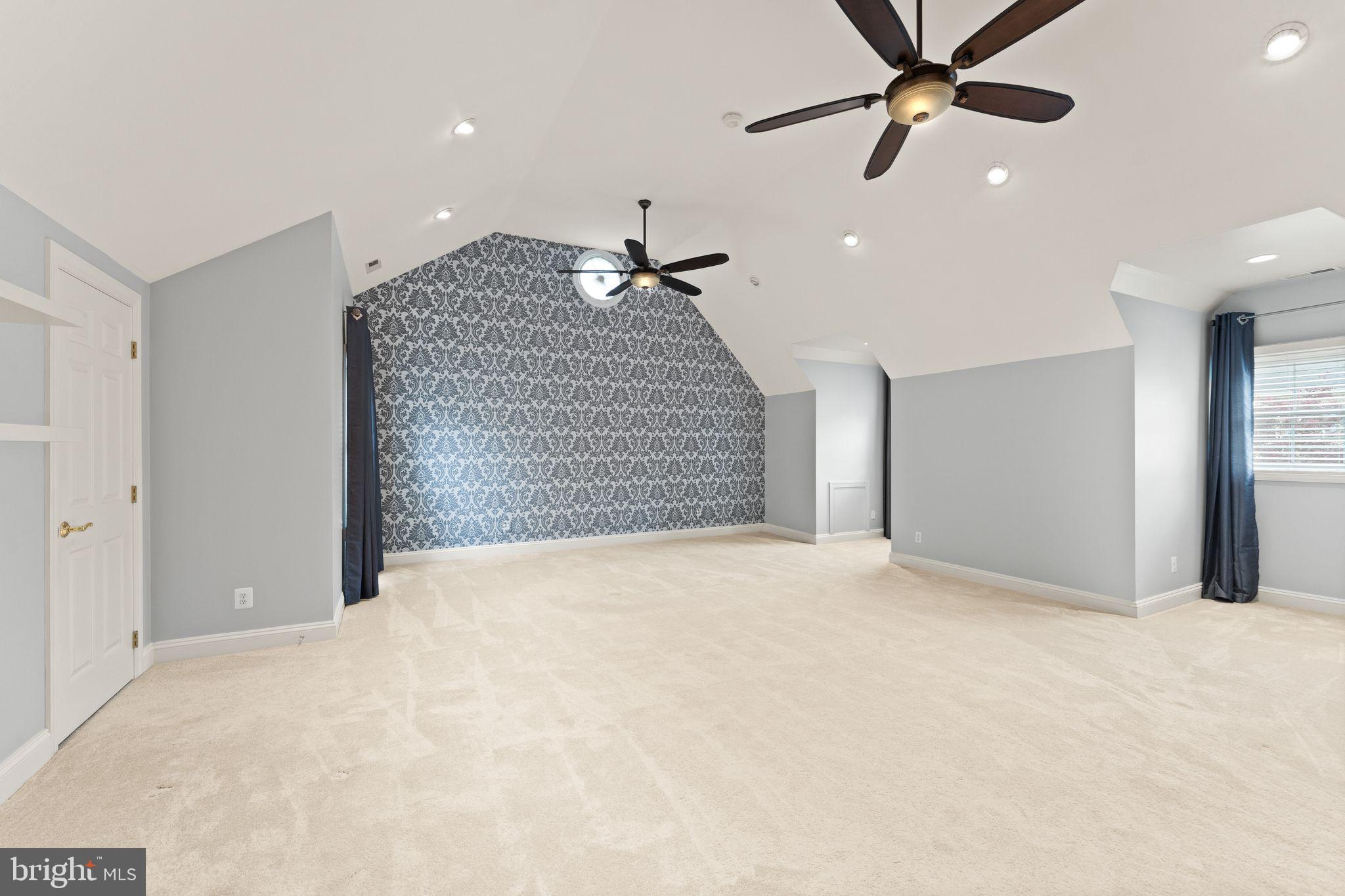 POTOMAC LAKES - Residential Lease