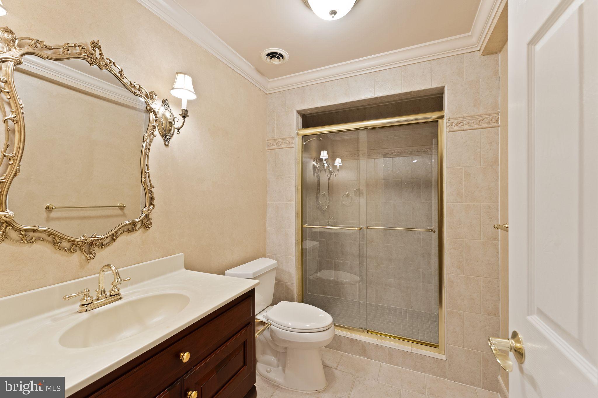 POTOMAC LAKES - Residential Lease