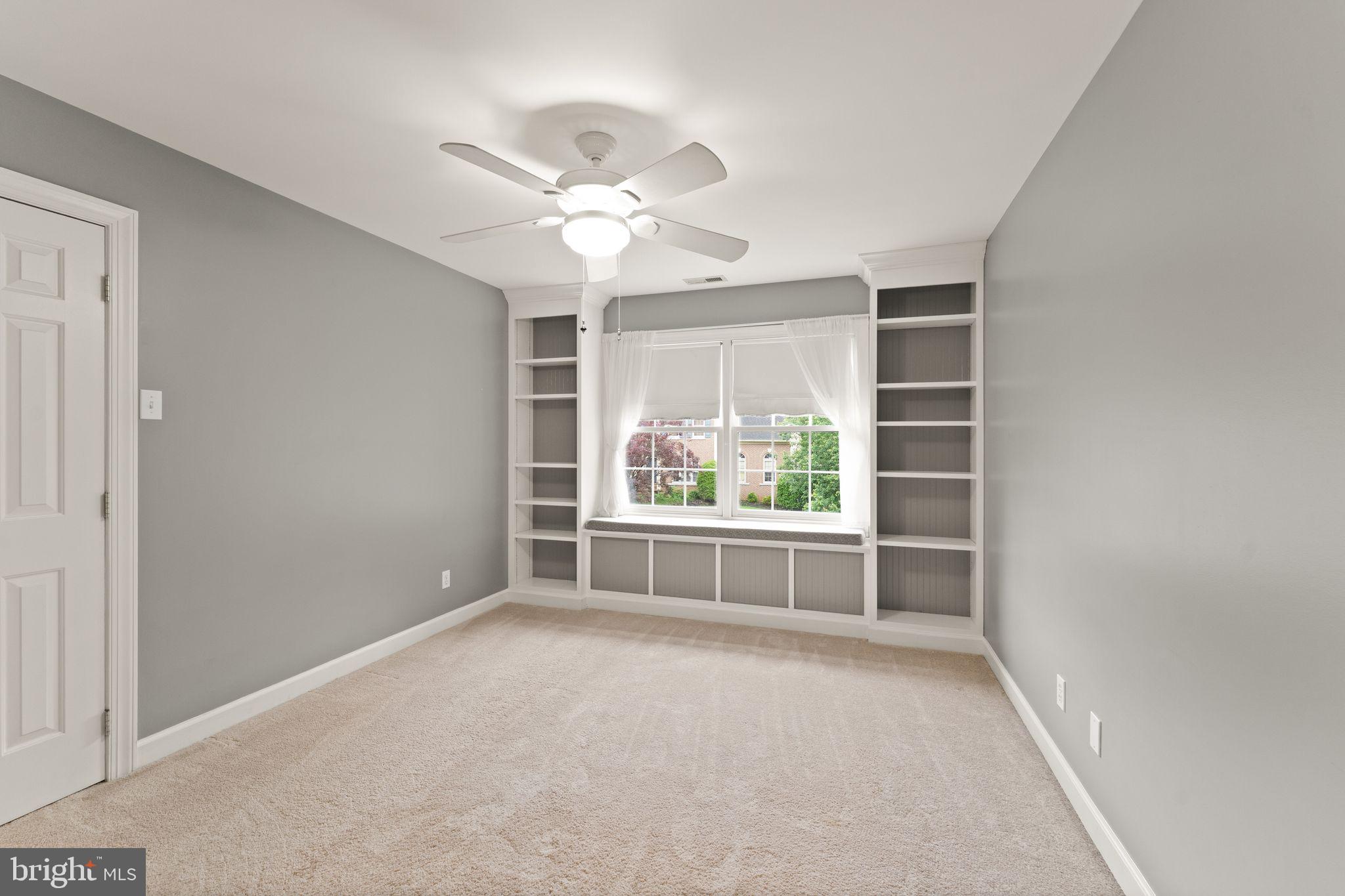 POTOMAC LAKES - Residential Lease