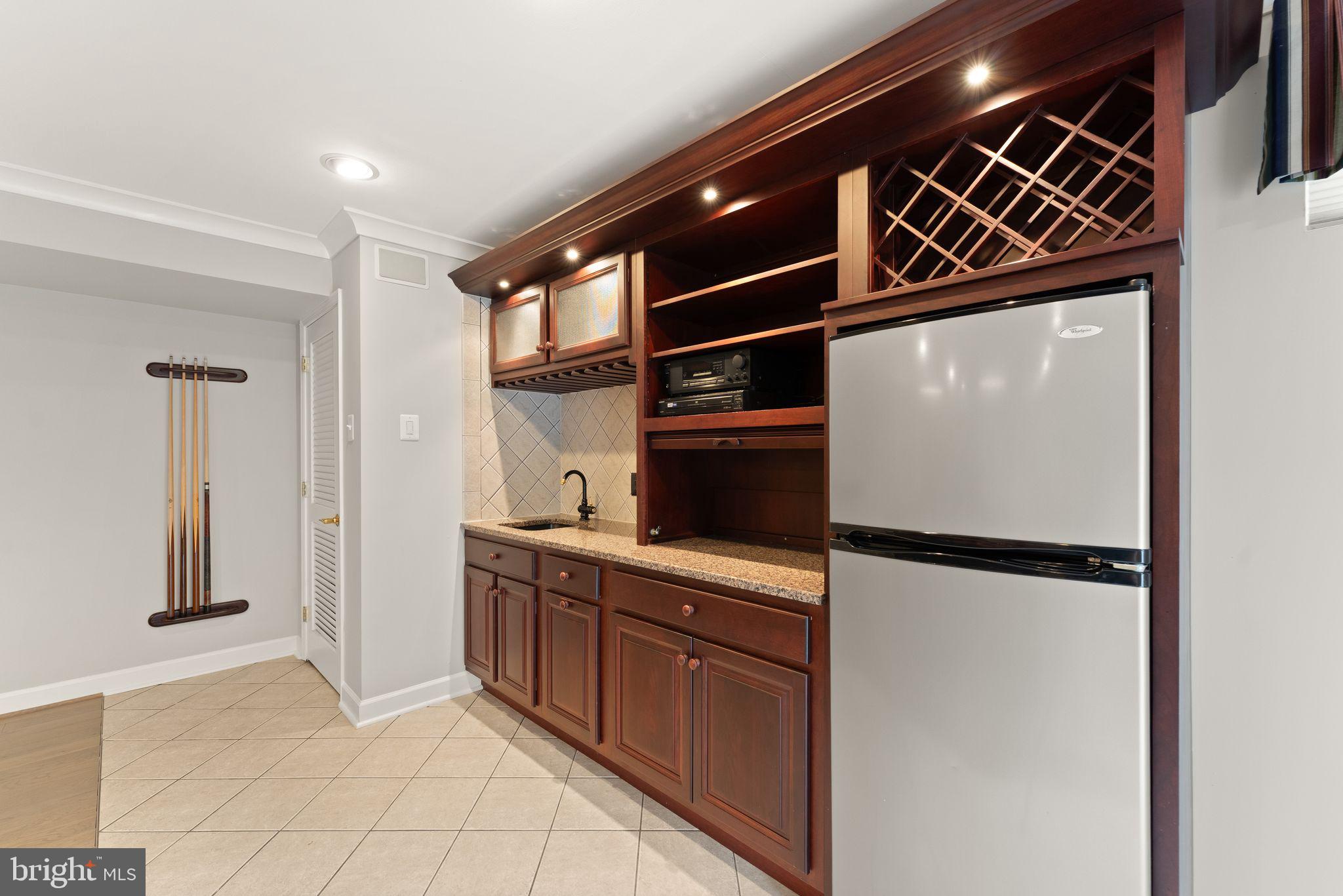 POTOMAC LAKES - Residential Lease