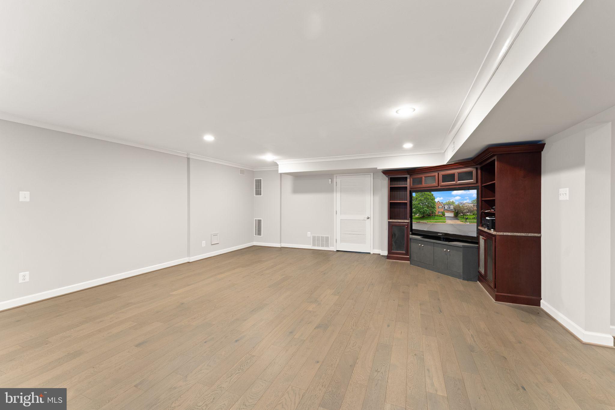 POTOMAC LAKES - Residential Lease