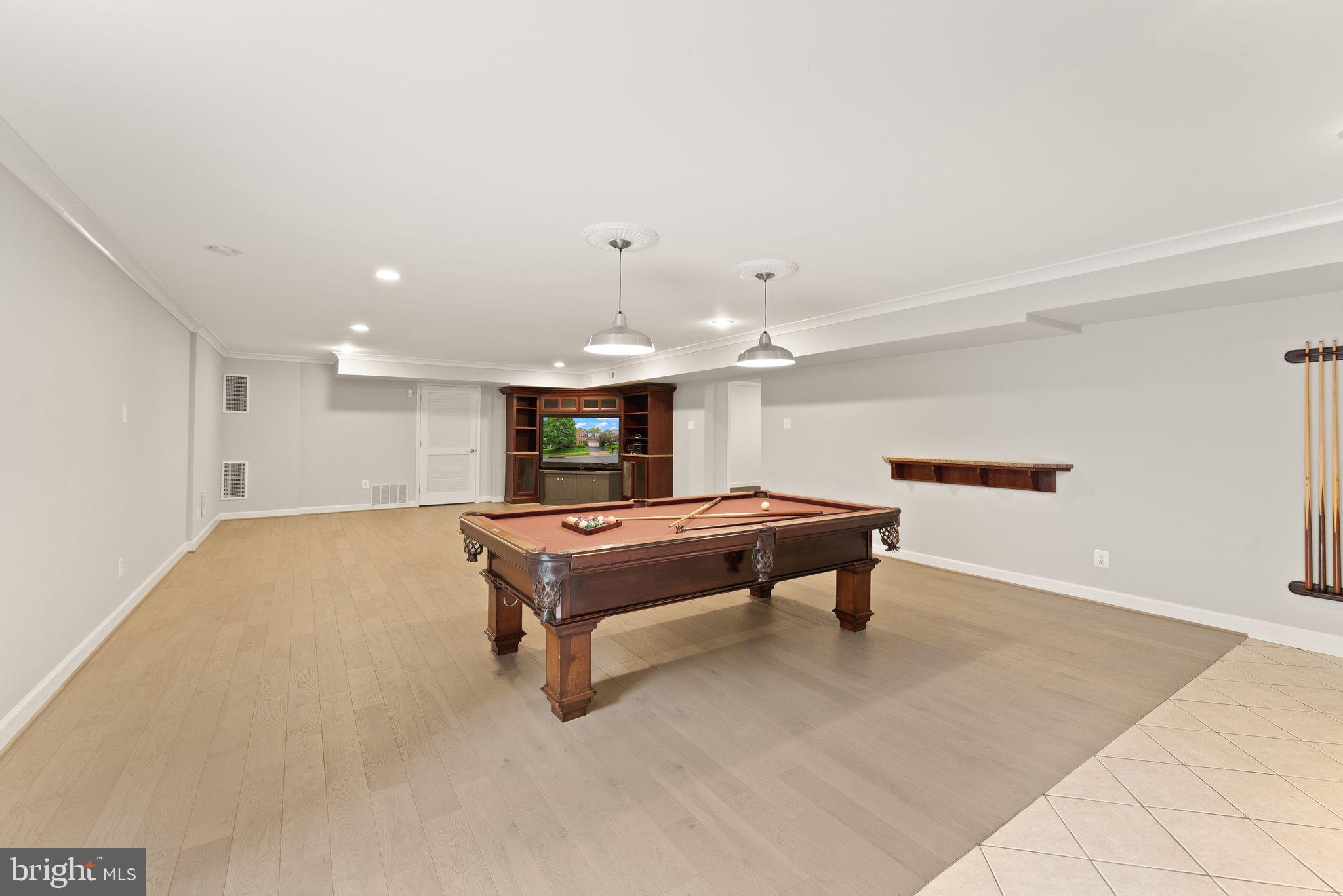 POTOMAC LAKES - Residential Lease