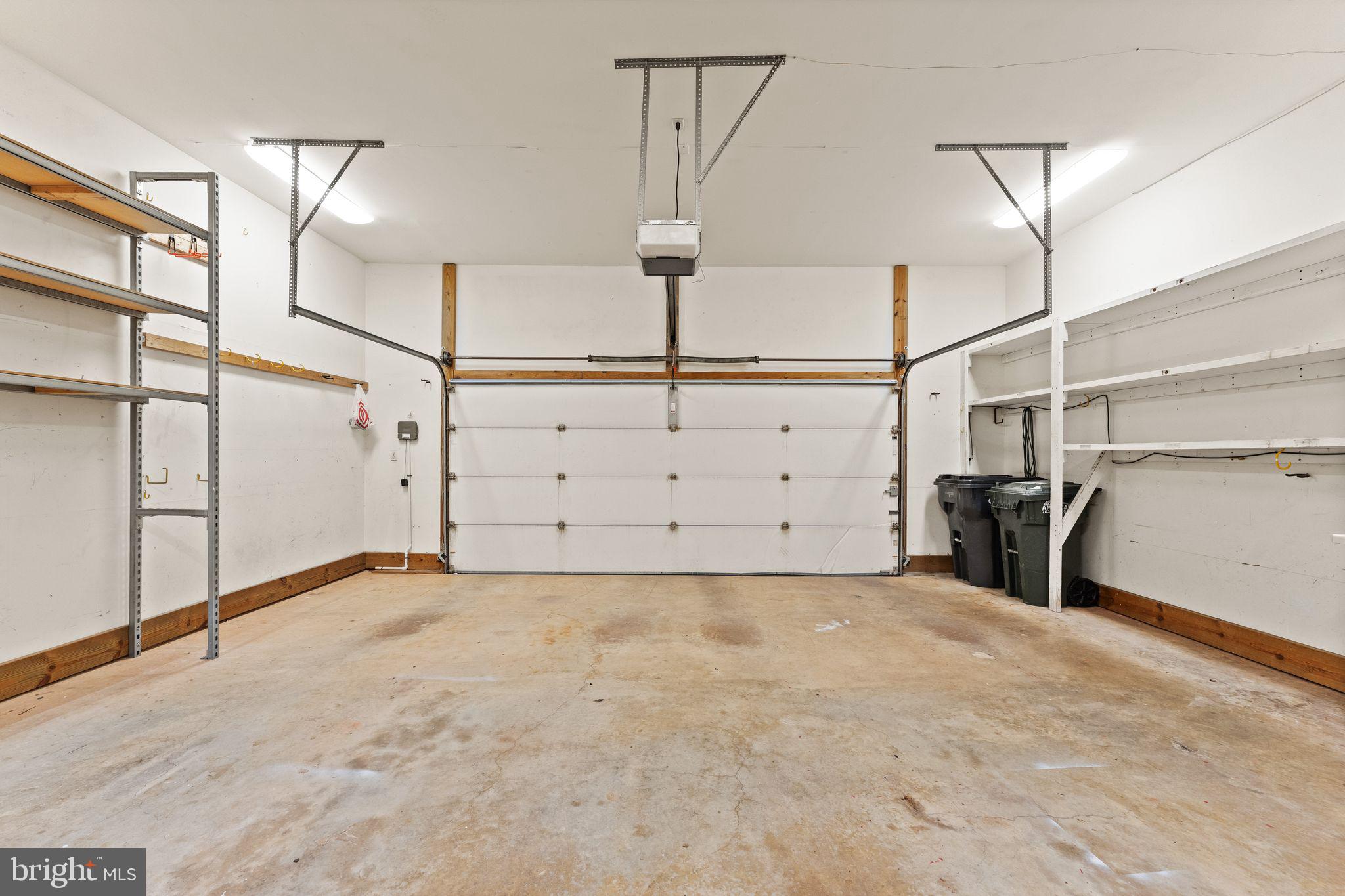 POTOMAC LAKES - Residential Lease