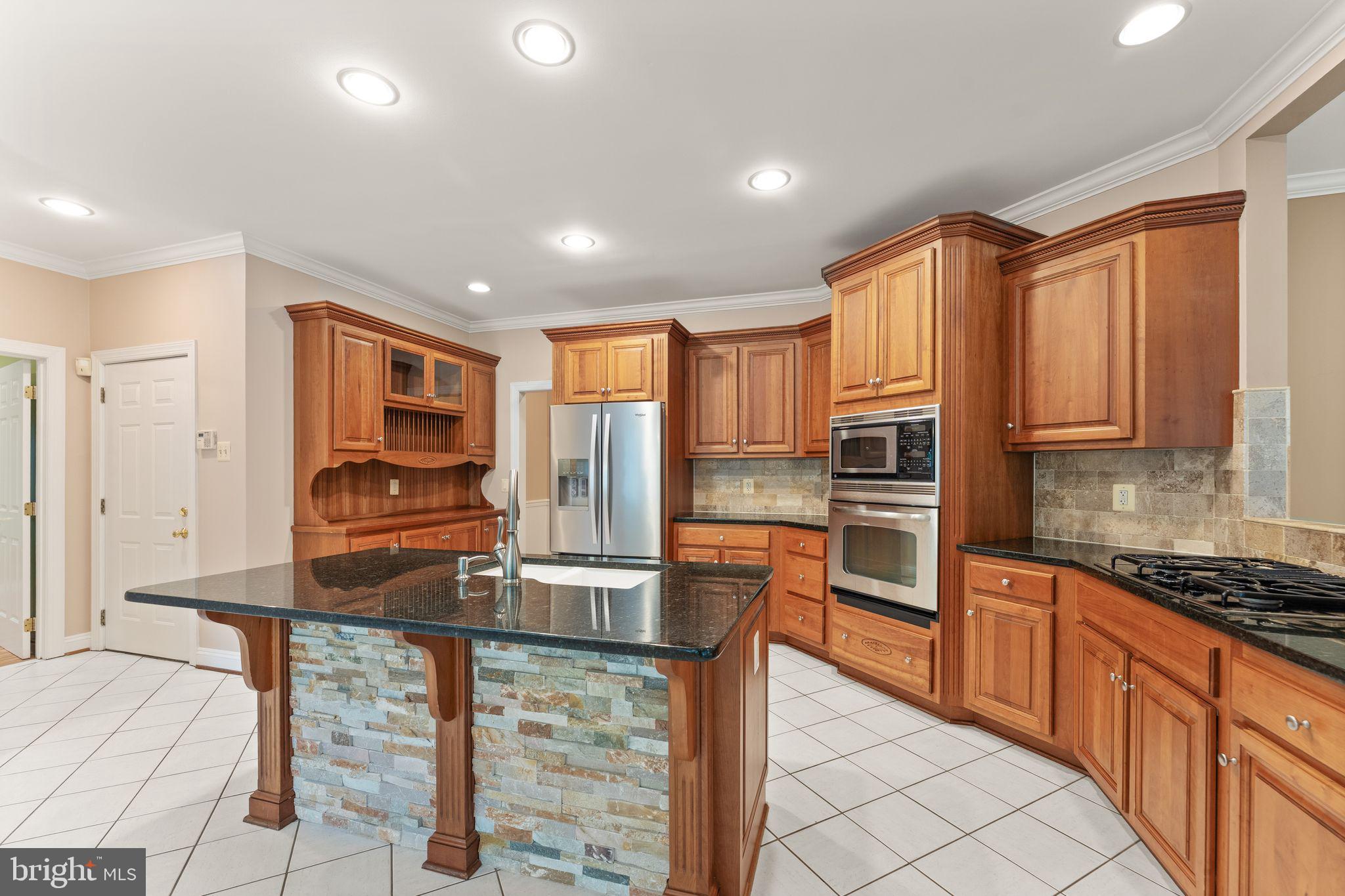 POTOMAC LAKES - Residential Lease