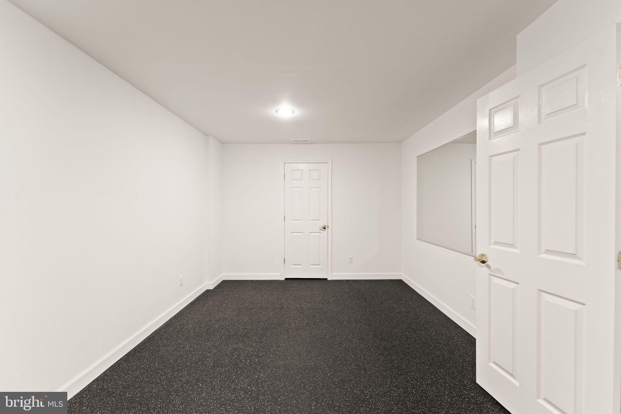 POTOMAC LAKES - Residential Lease