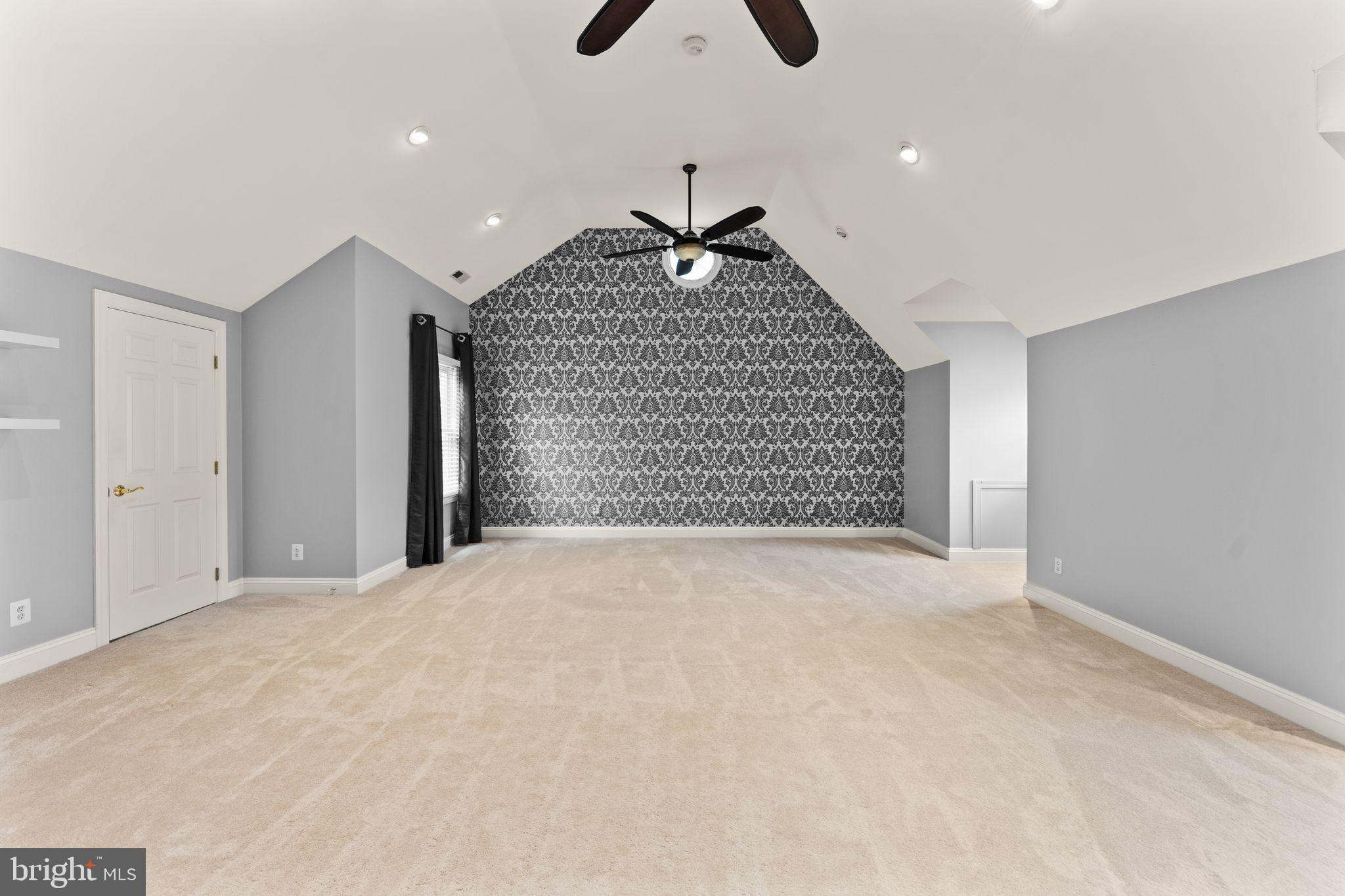 POTOMAC LAKES - Residential Lease