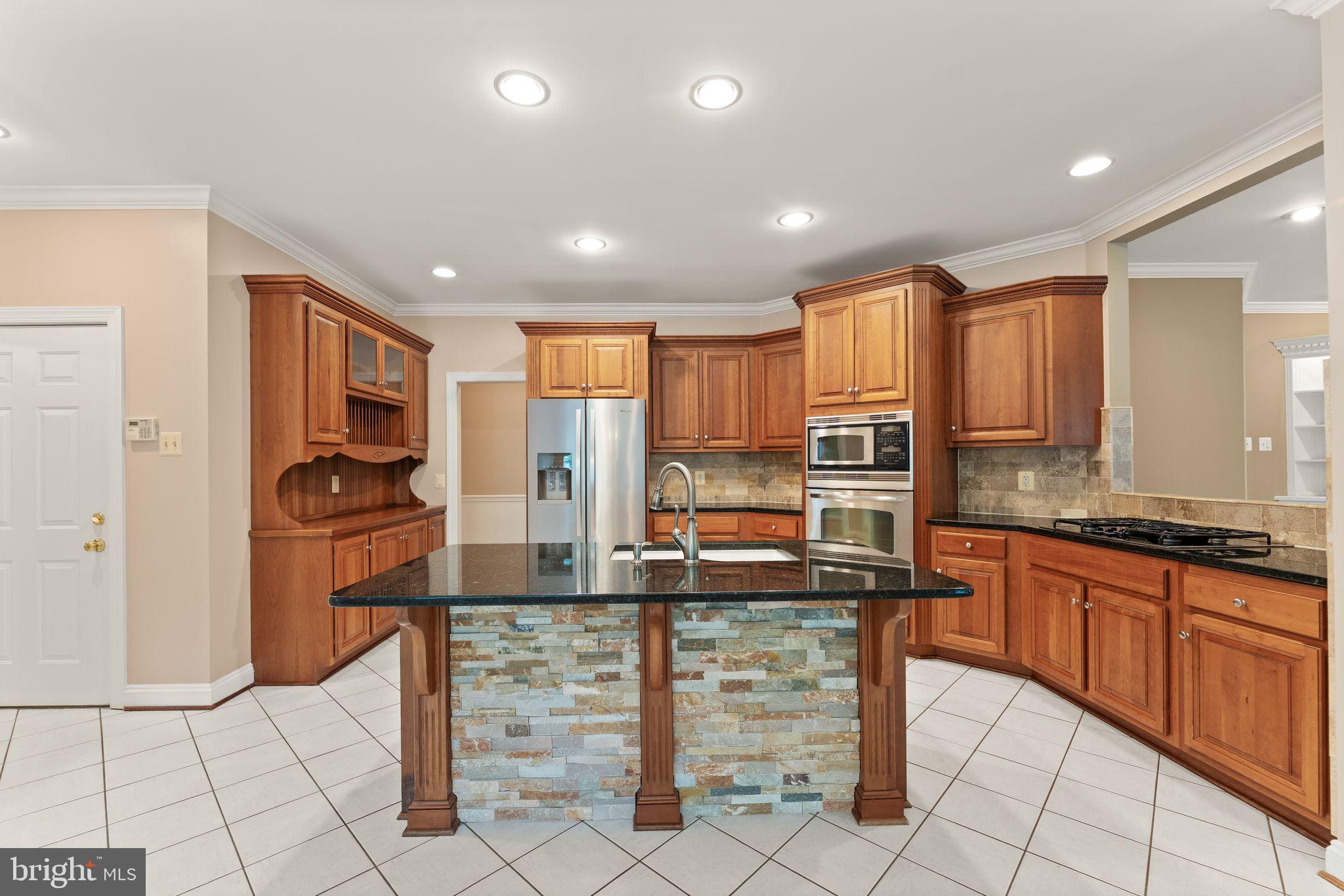 POTOMAC LAKES - Residential Lease