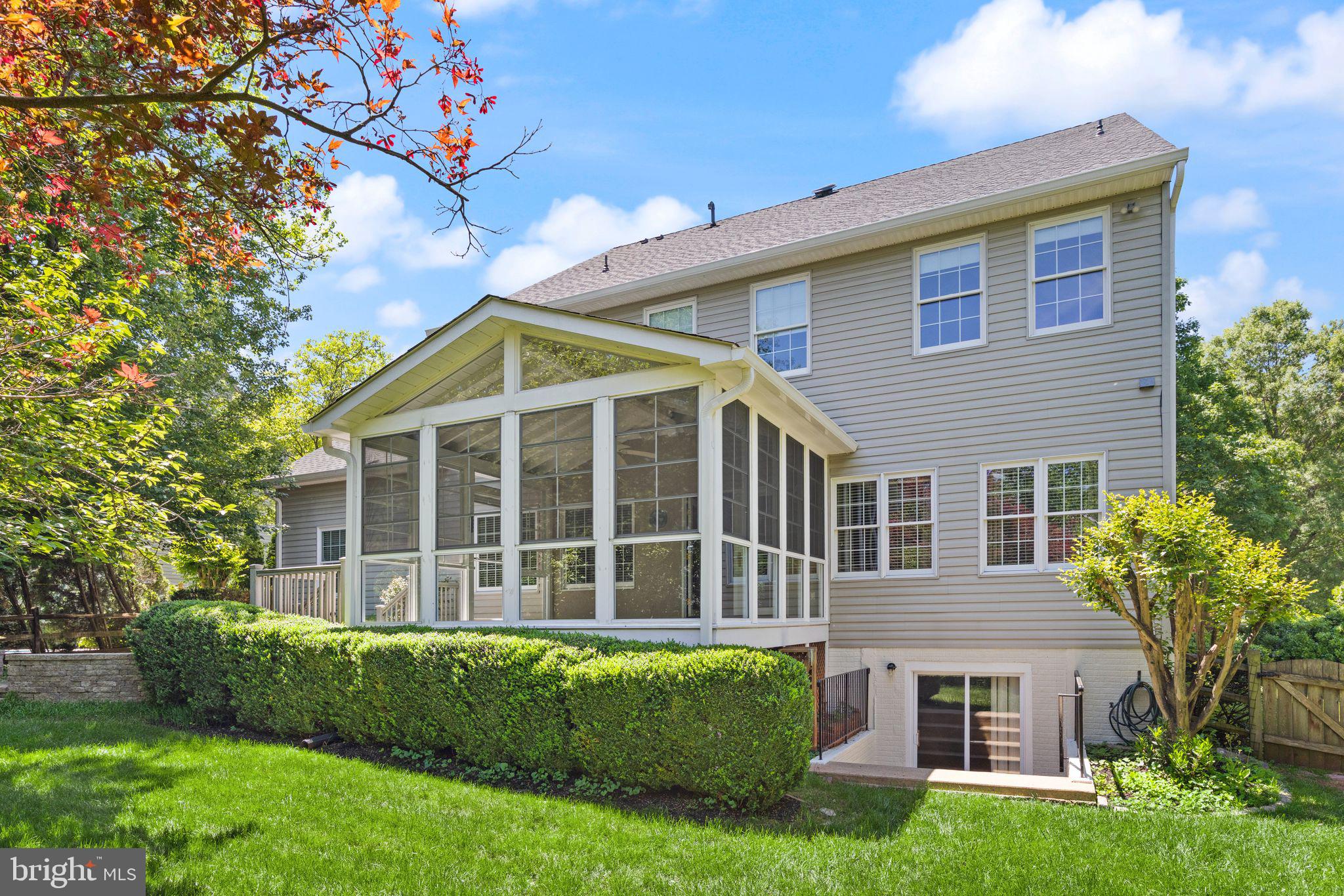 POTOMAC LAKES - Residential Lease