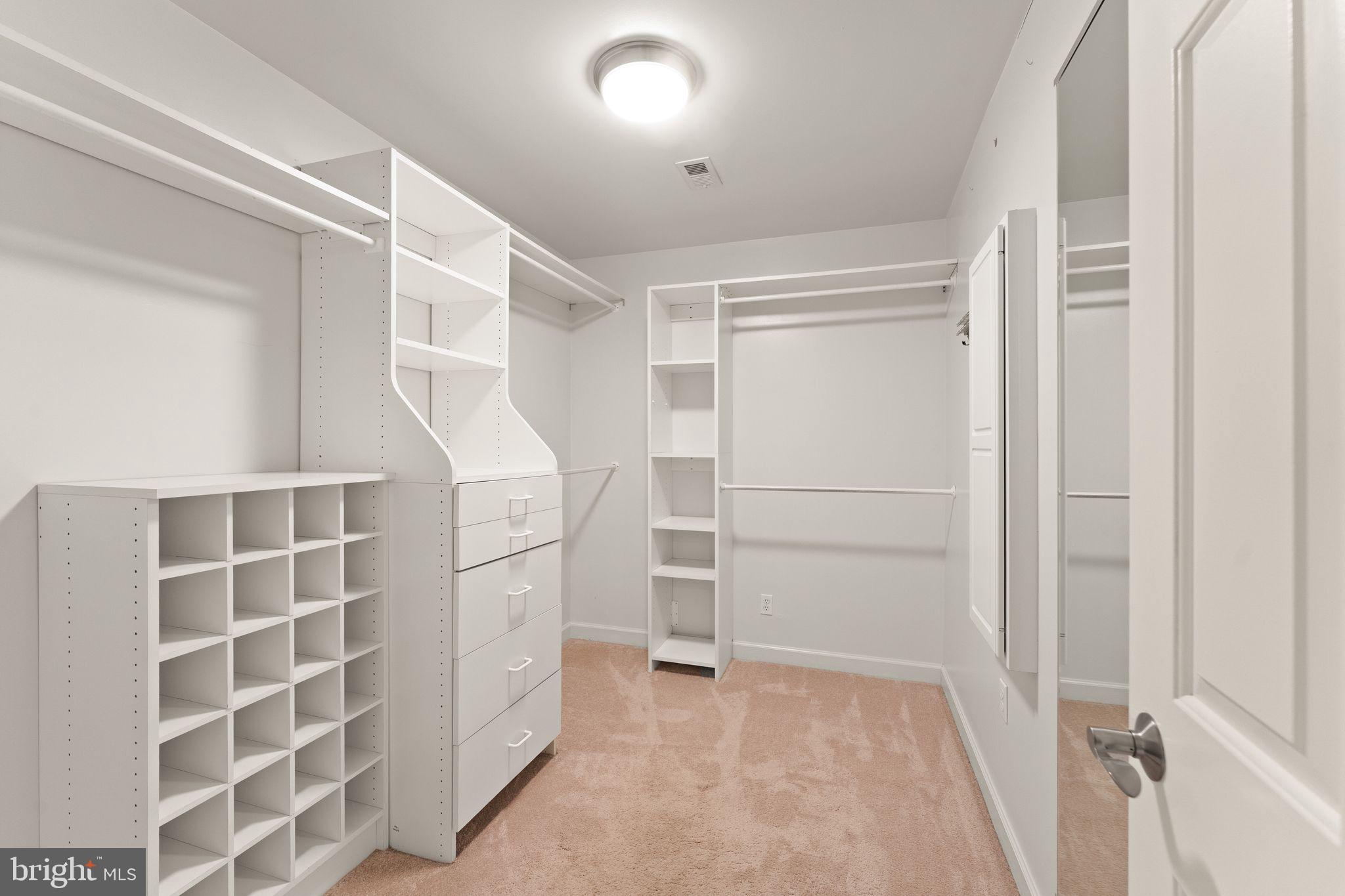 POTOMAC LAKES - Residential Lease