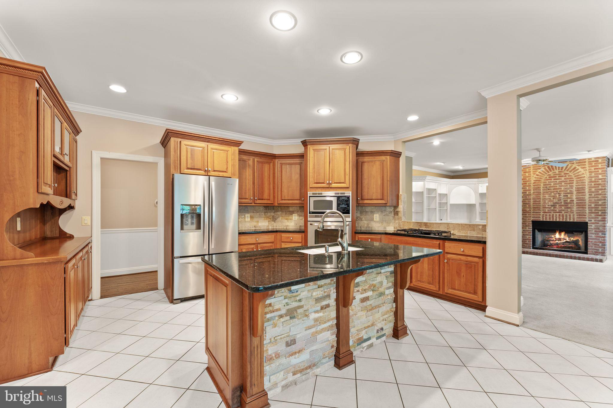 POTOMAC LAKES - Residential Lease