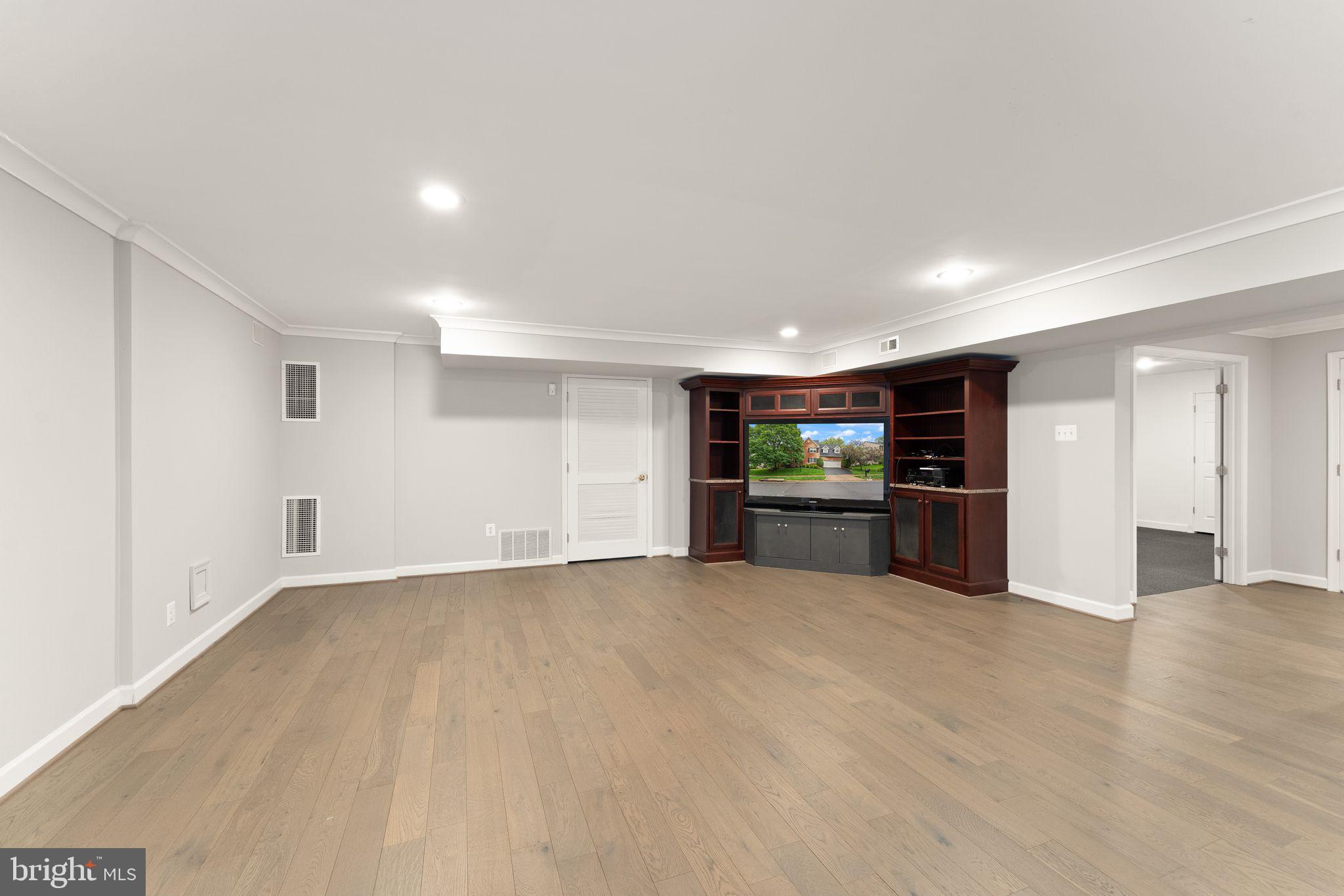 POTOMAC LAKES - Residential Lease