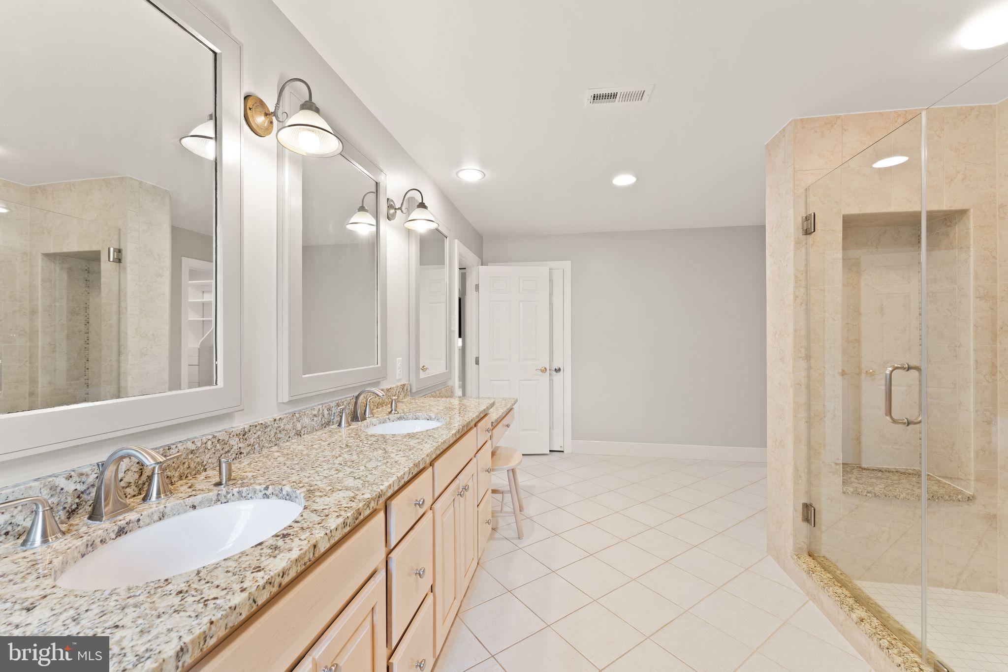 POTOMAC LAKES - Residential Lease