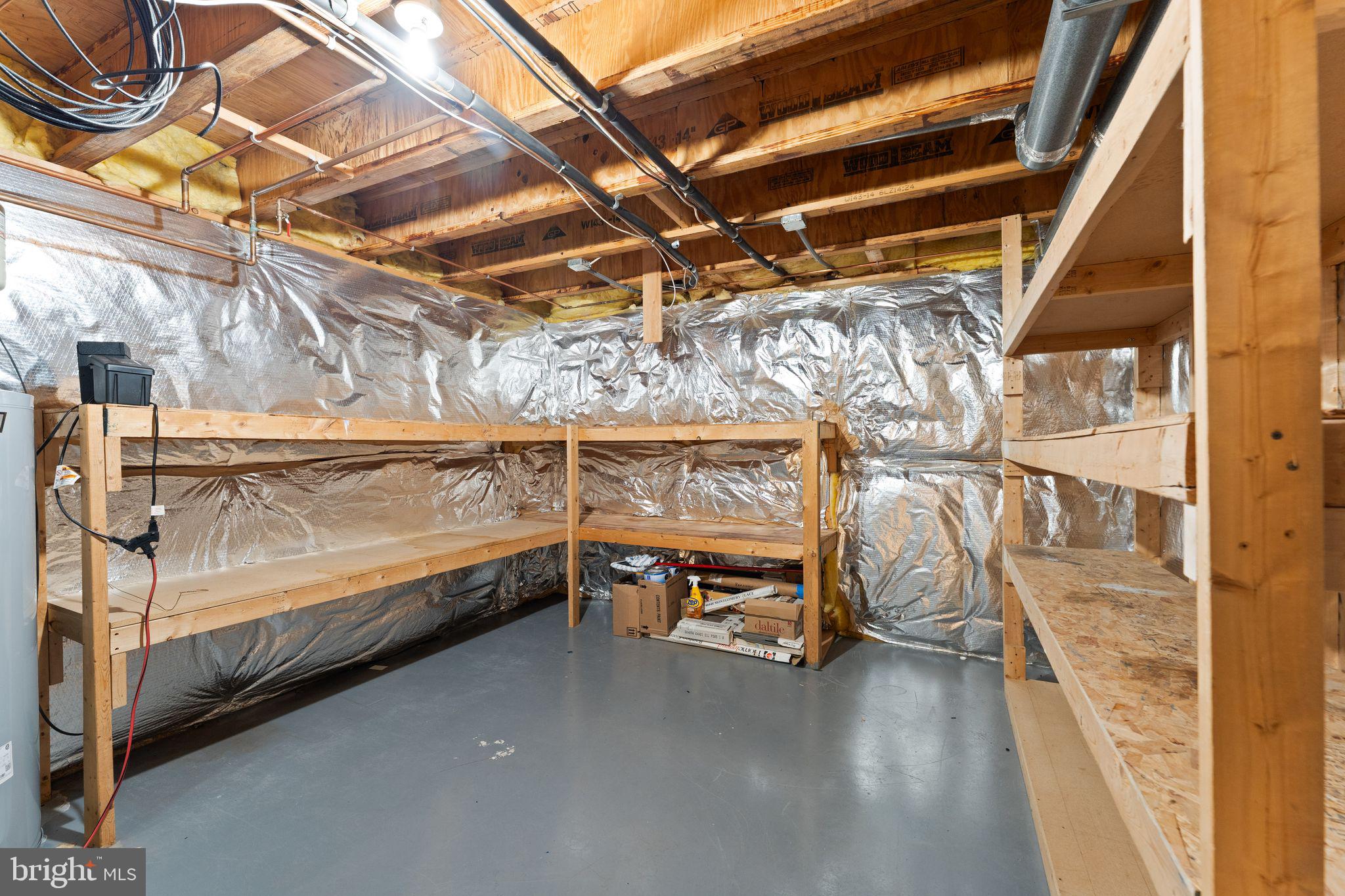 POTOMAC LAKES - Residential Lease