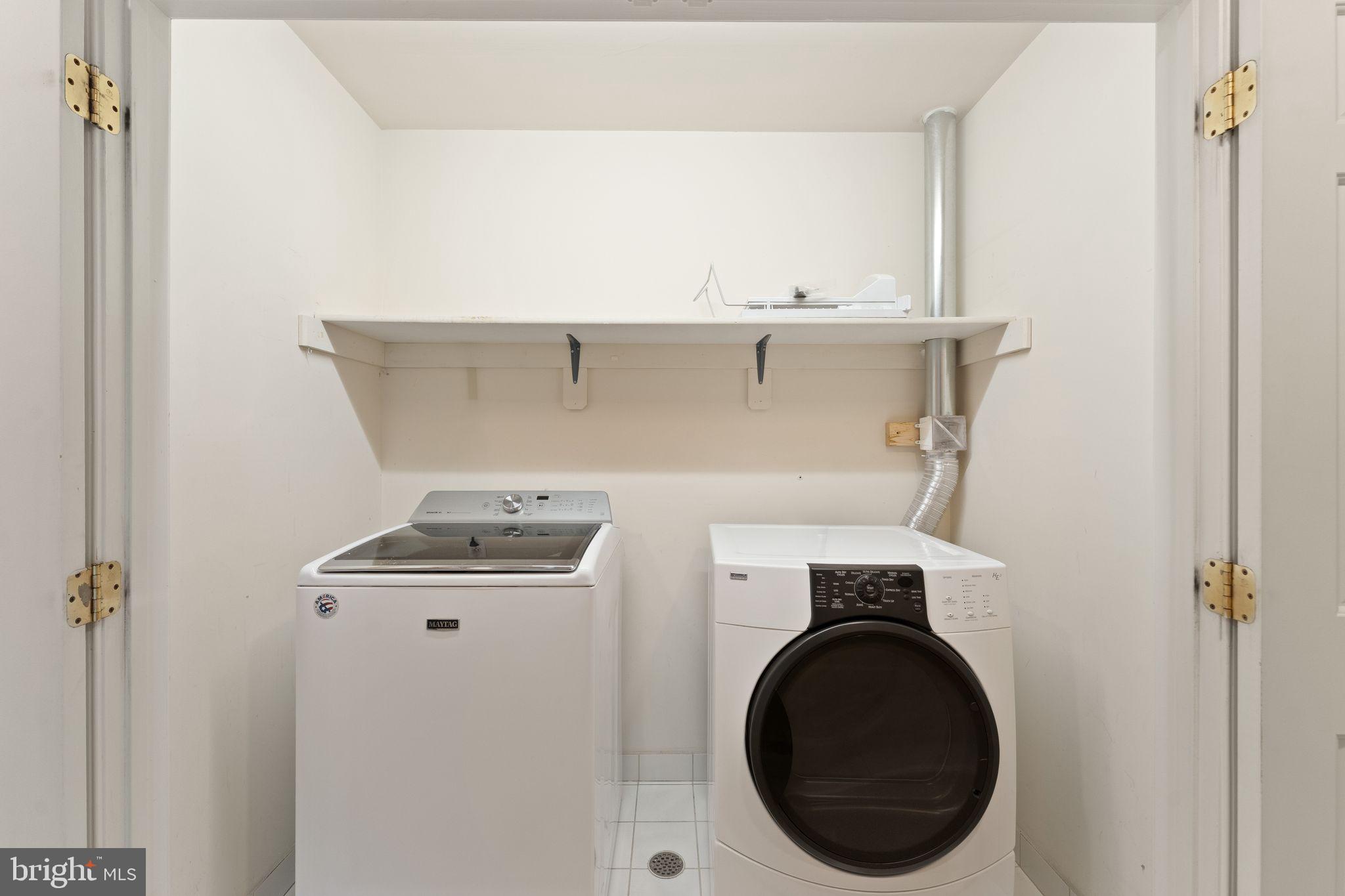 POTOMAC LAKES - Residential Lease