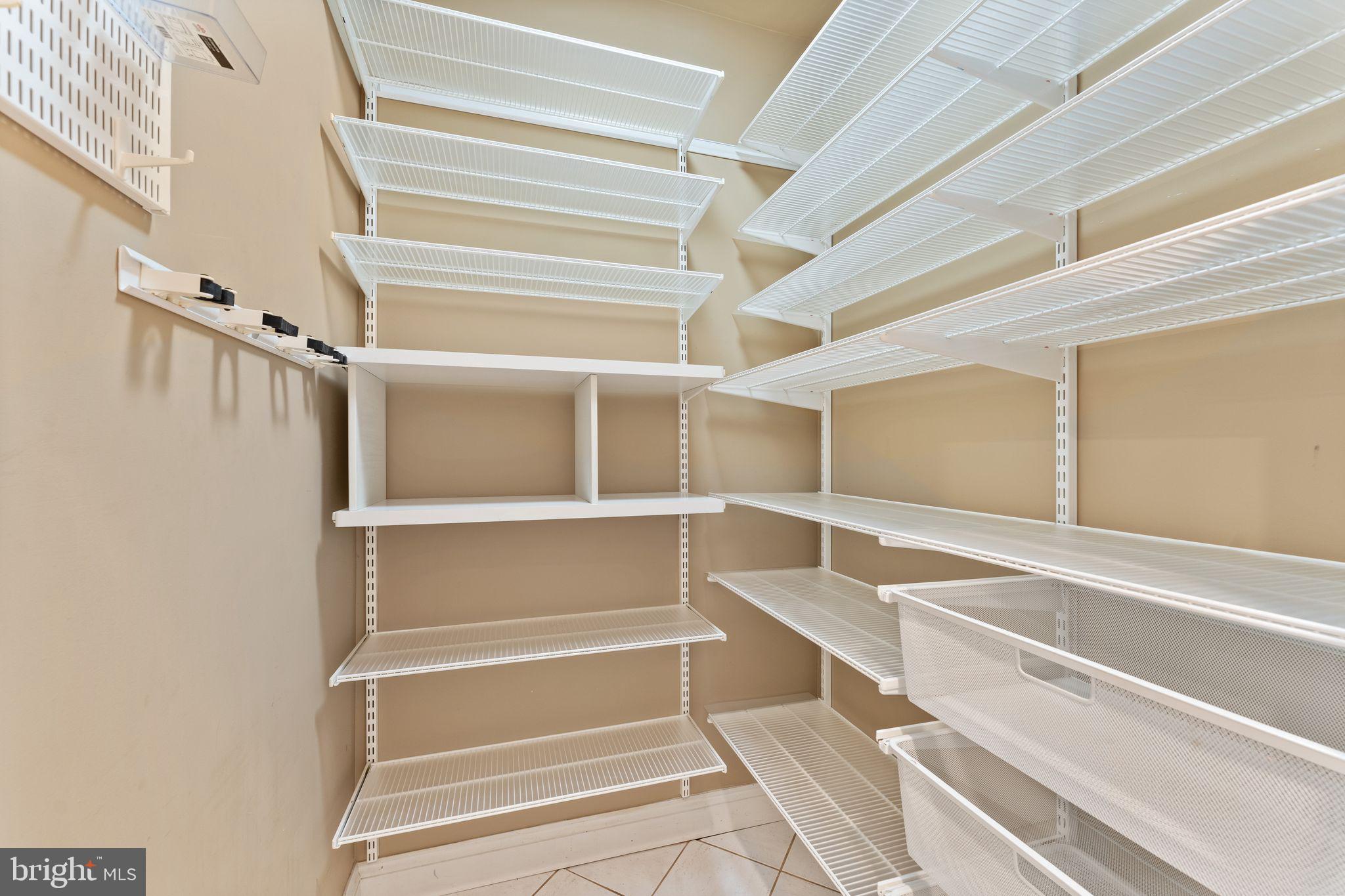 POTOMAC LAKES - Residential Lease