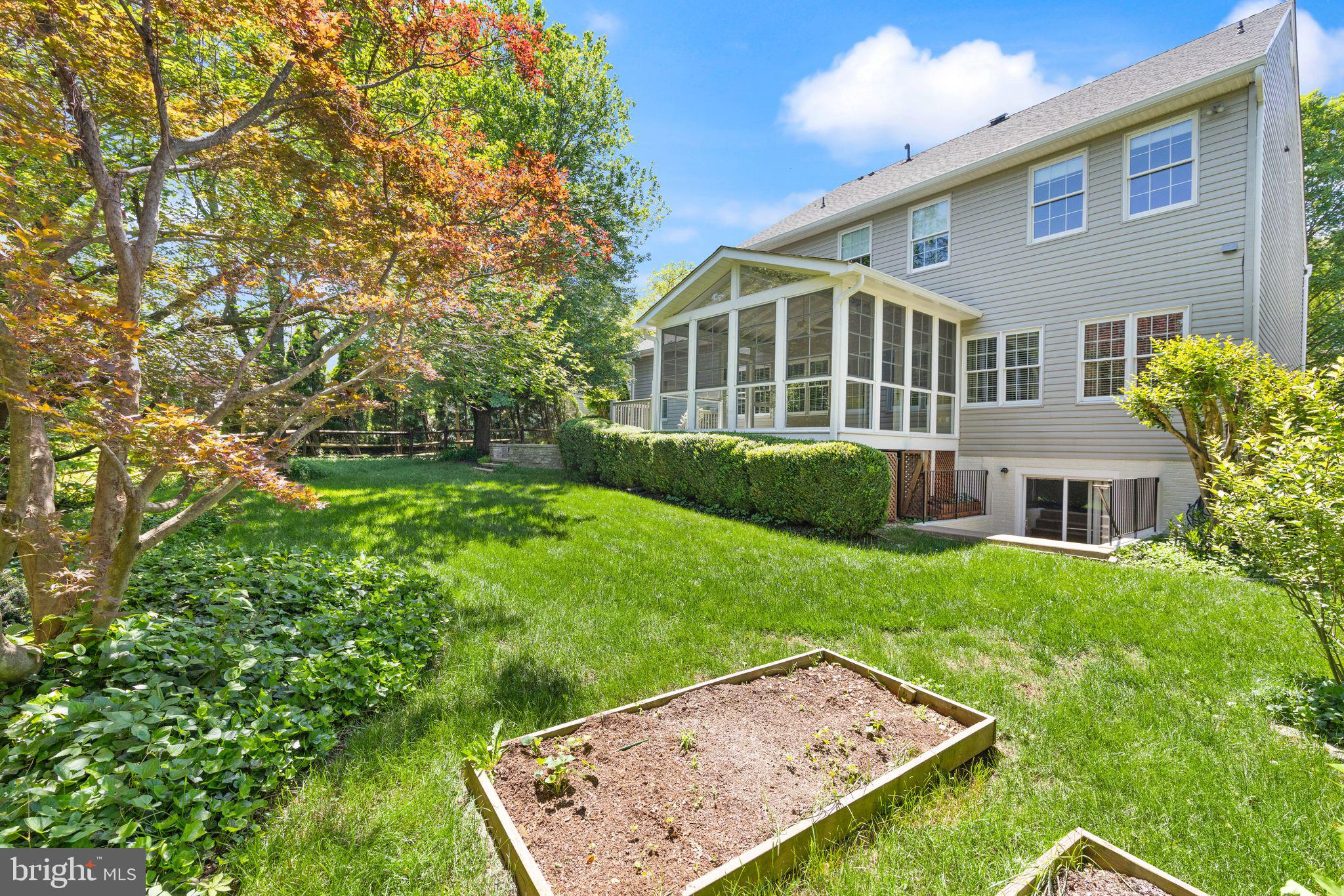 POTOMAC LAKES - Residential Lease