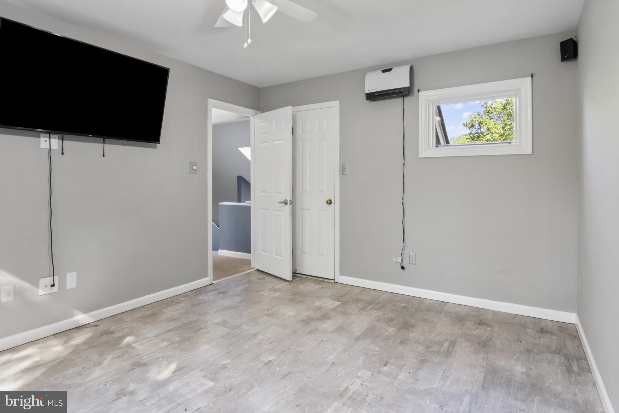 CAMELOT - Residential