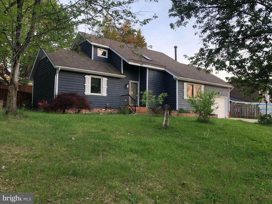 You are going to love this beautiful home in an excellent location within minutes of route 3 close to dining, shopping, commuter lot and 95! This home has a 4 year old roof, new washer and dryer, all new kitchen appliances, fully remodeled kitchen, NEW A/C unit installed in 2024, new water heater, ALL bathrooms have been remodeled and updated with ceramic floors. Home is freshly painted and there are new floors throughout the home. You cannot miss this one!