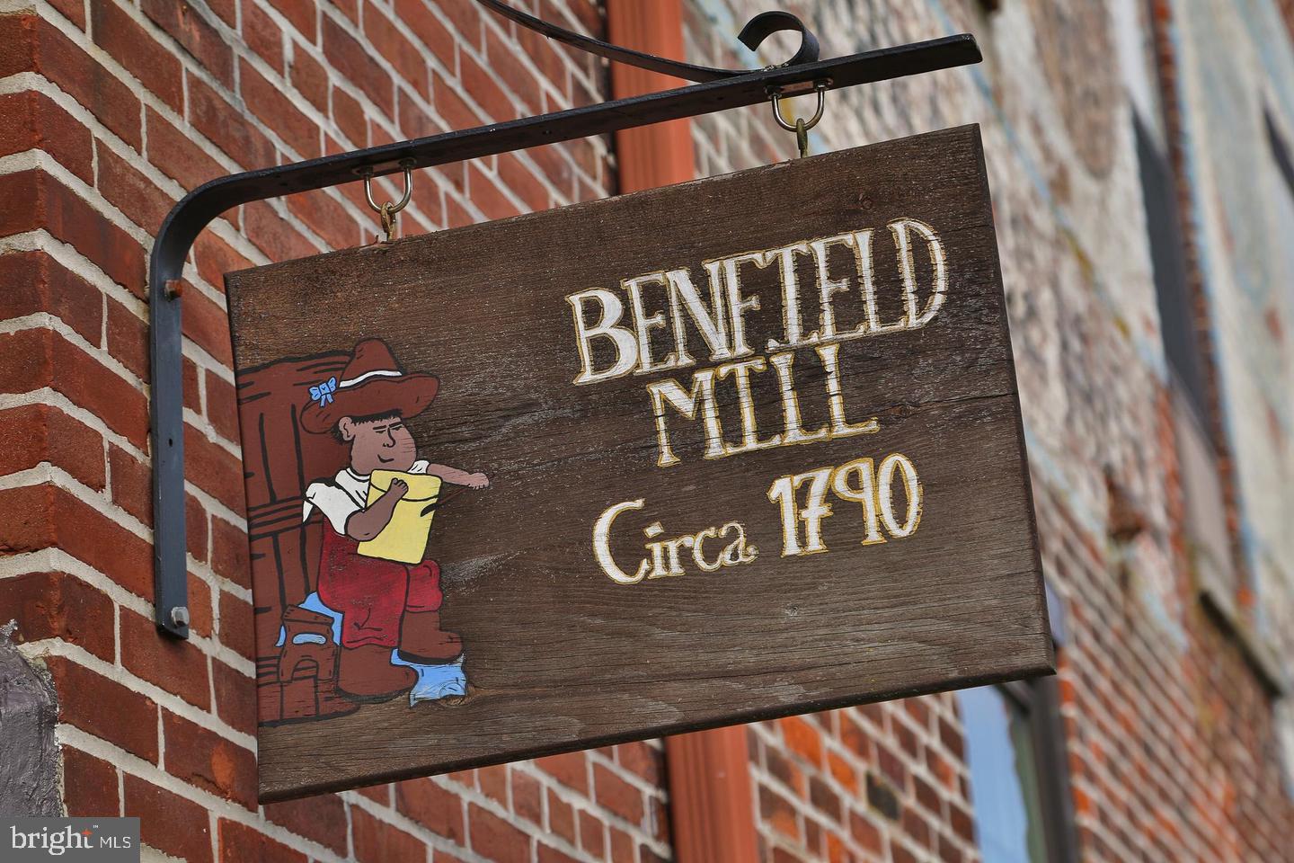 624 E WALNUT STREET 102