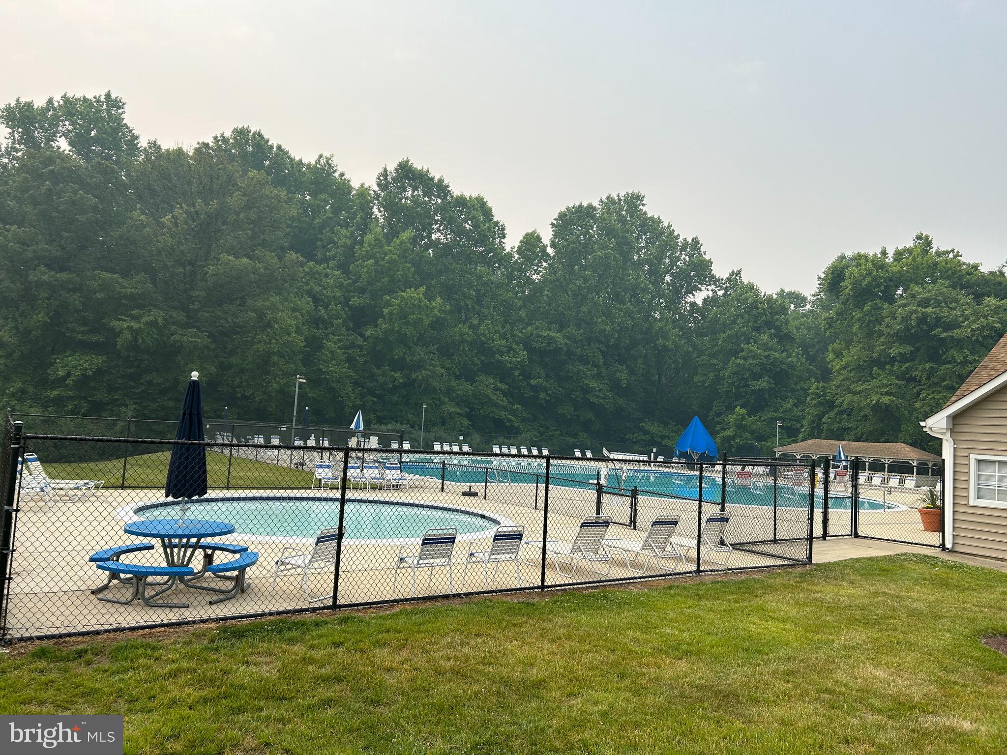 THE KNOLLS - Residential