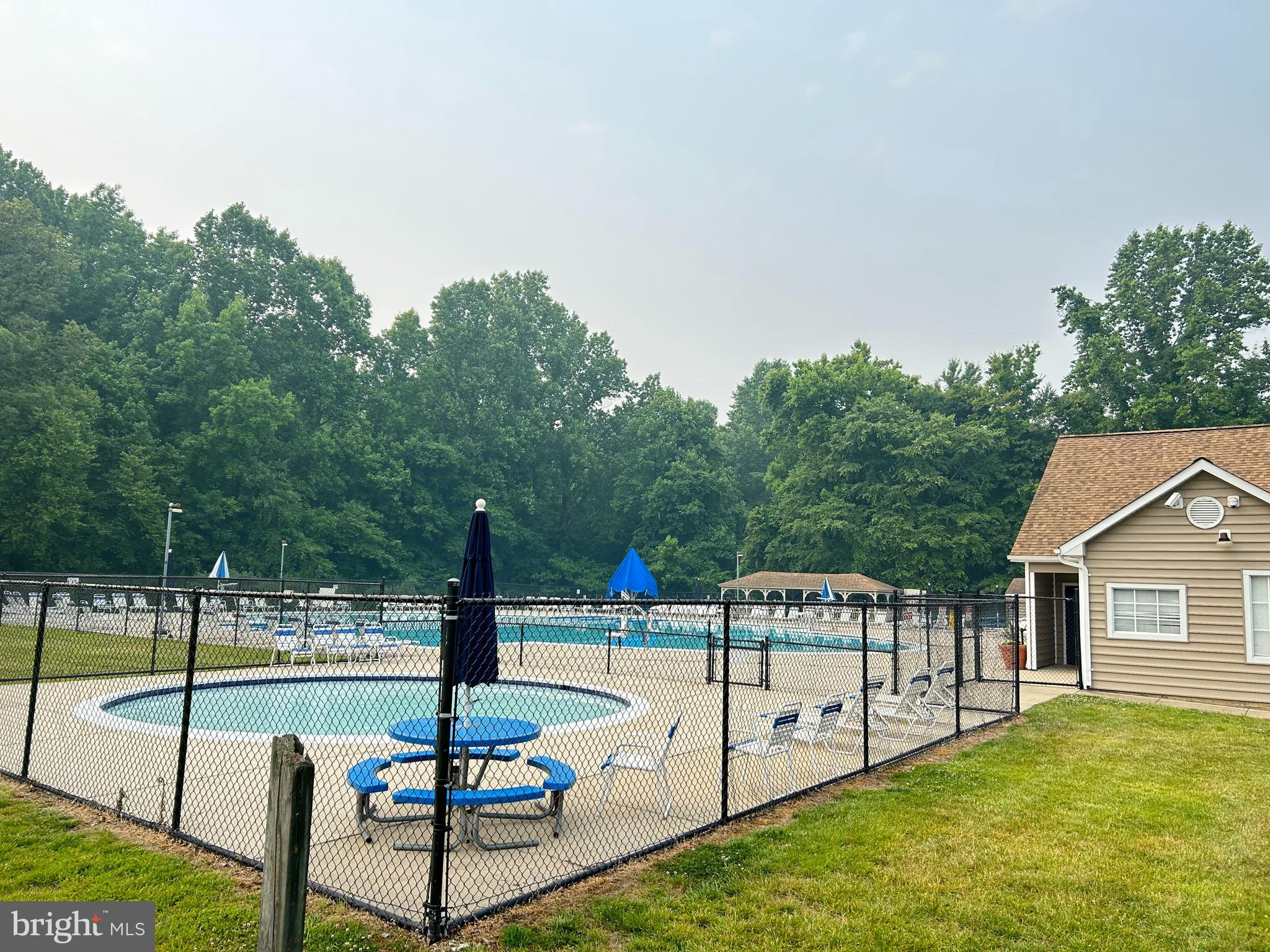 THE KNOLLS - Residential