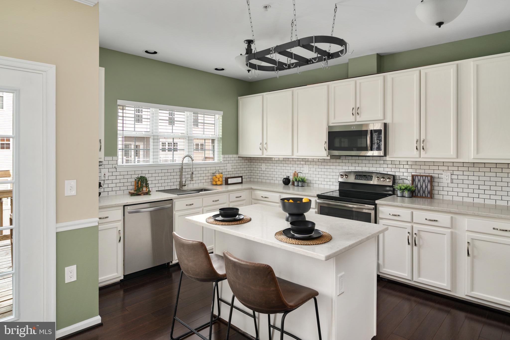 THE KNOLLS - Residential