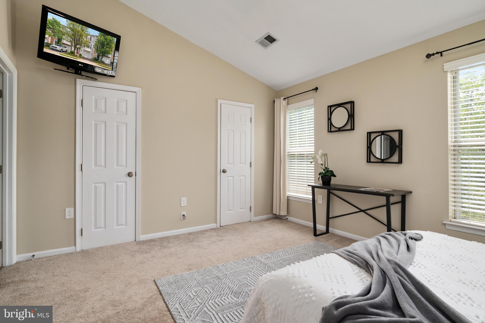 THE KNOLLS - Residential