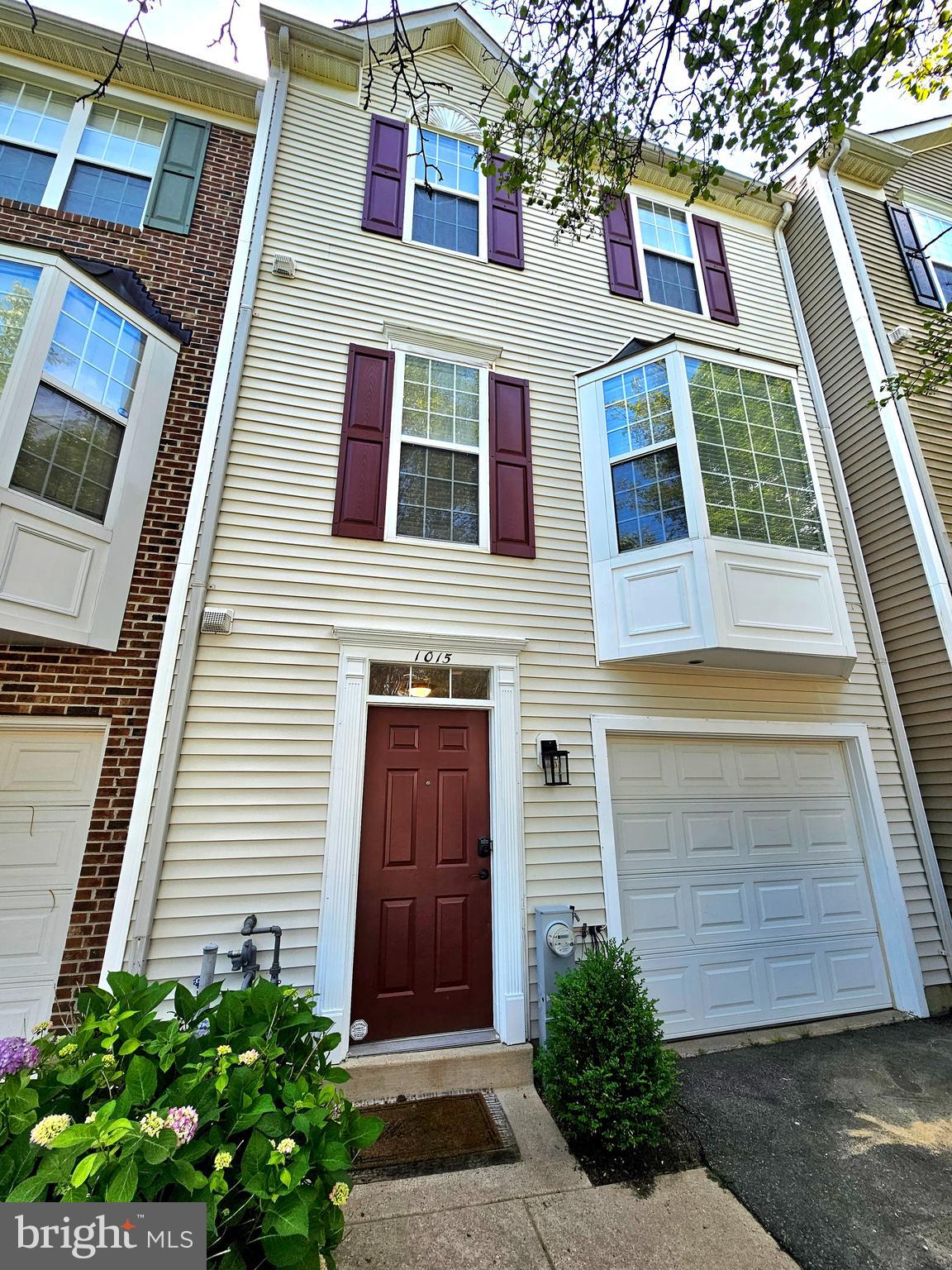 THE KNOLLS - Residential