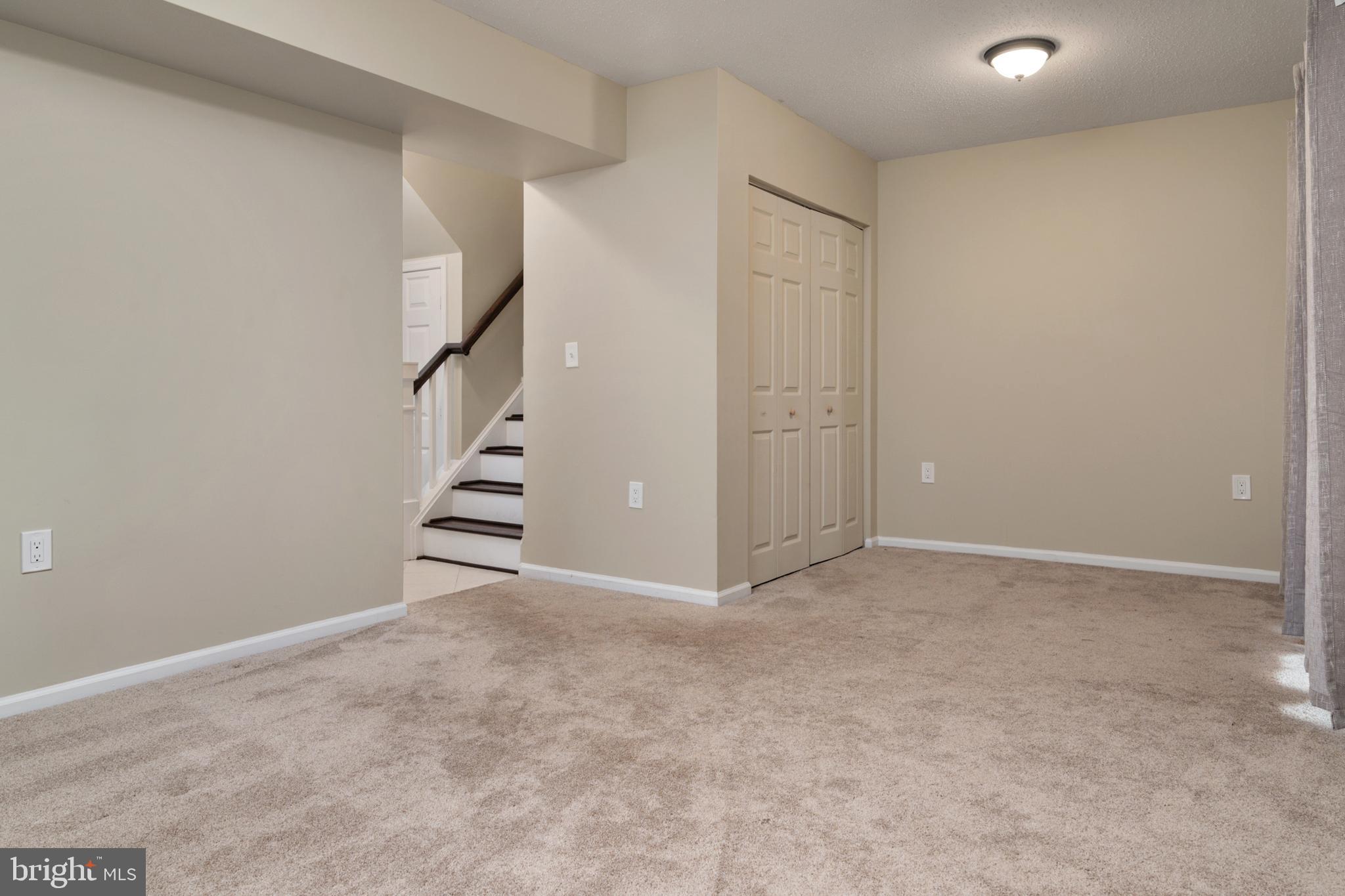 THE KNOLLS - Residential