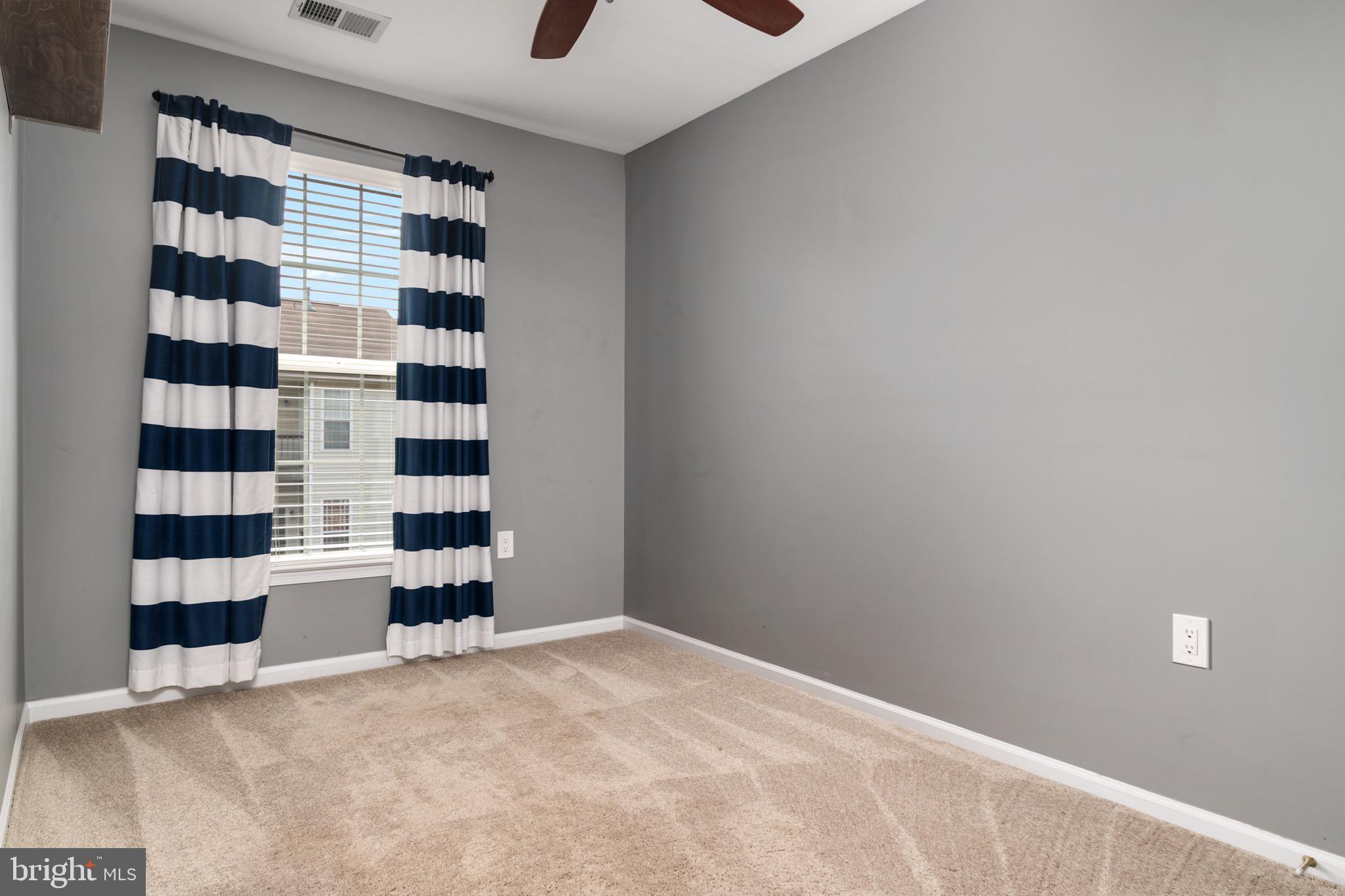 THE KNOLLS - Residential