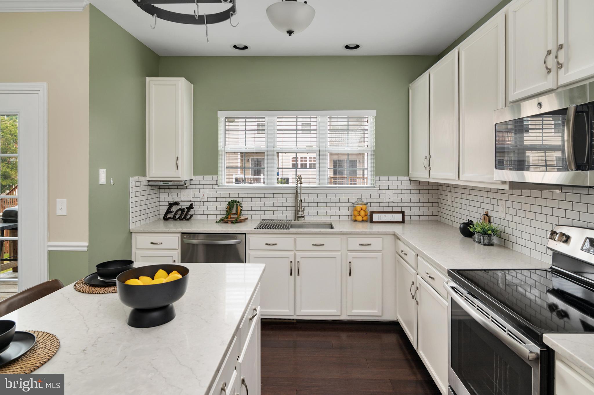 THE KNOLLS - Residential