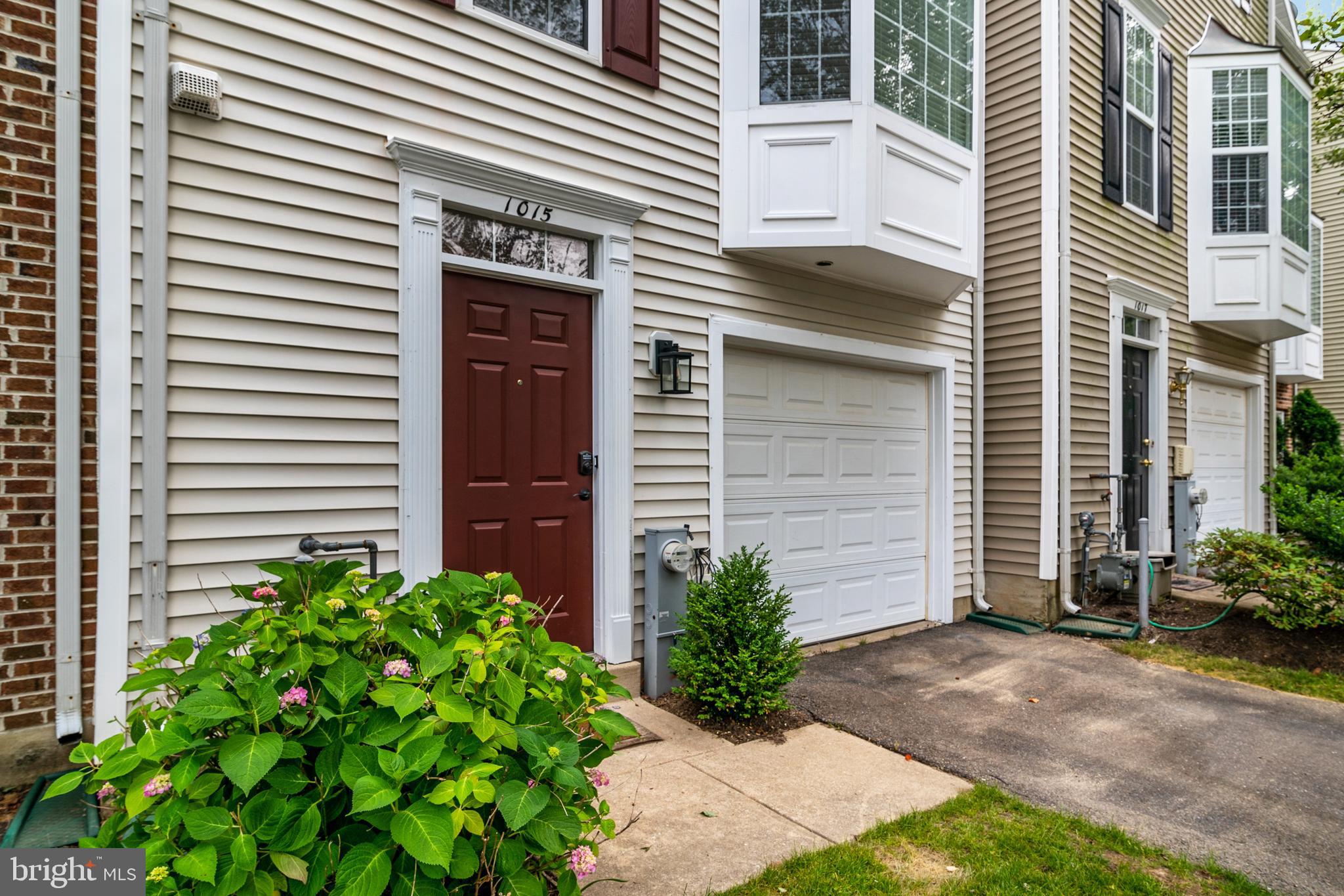 THE KNOLLS - Residential