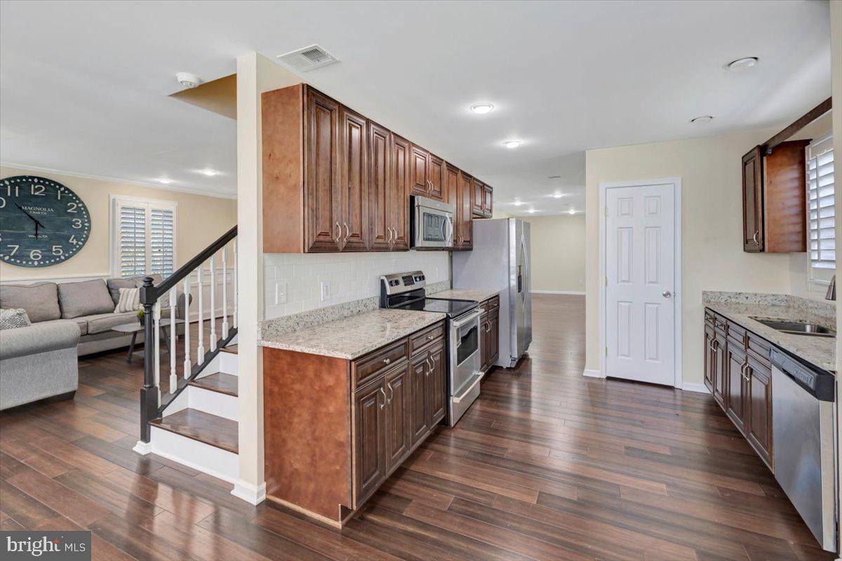 HIGH RIDGE PARK - Residential