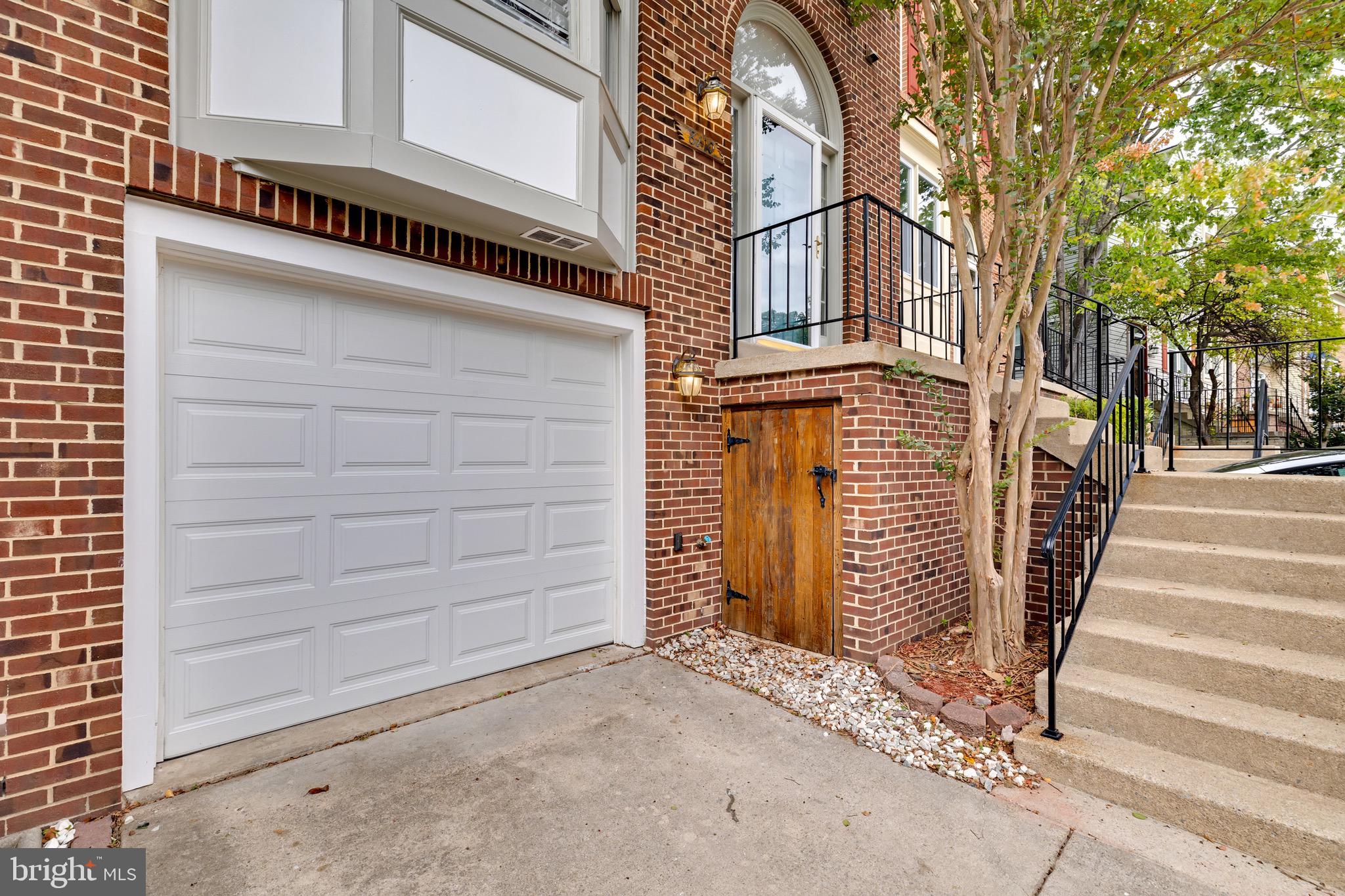 8110 SQUIRREL RUN ROAD