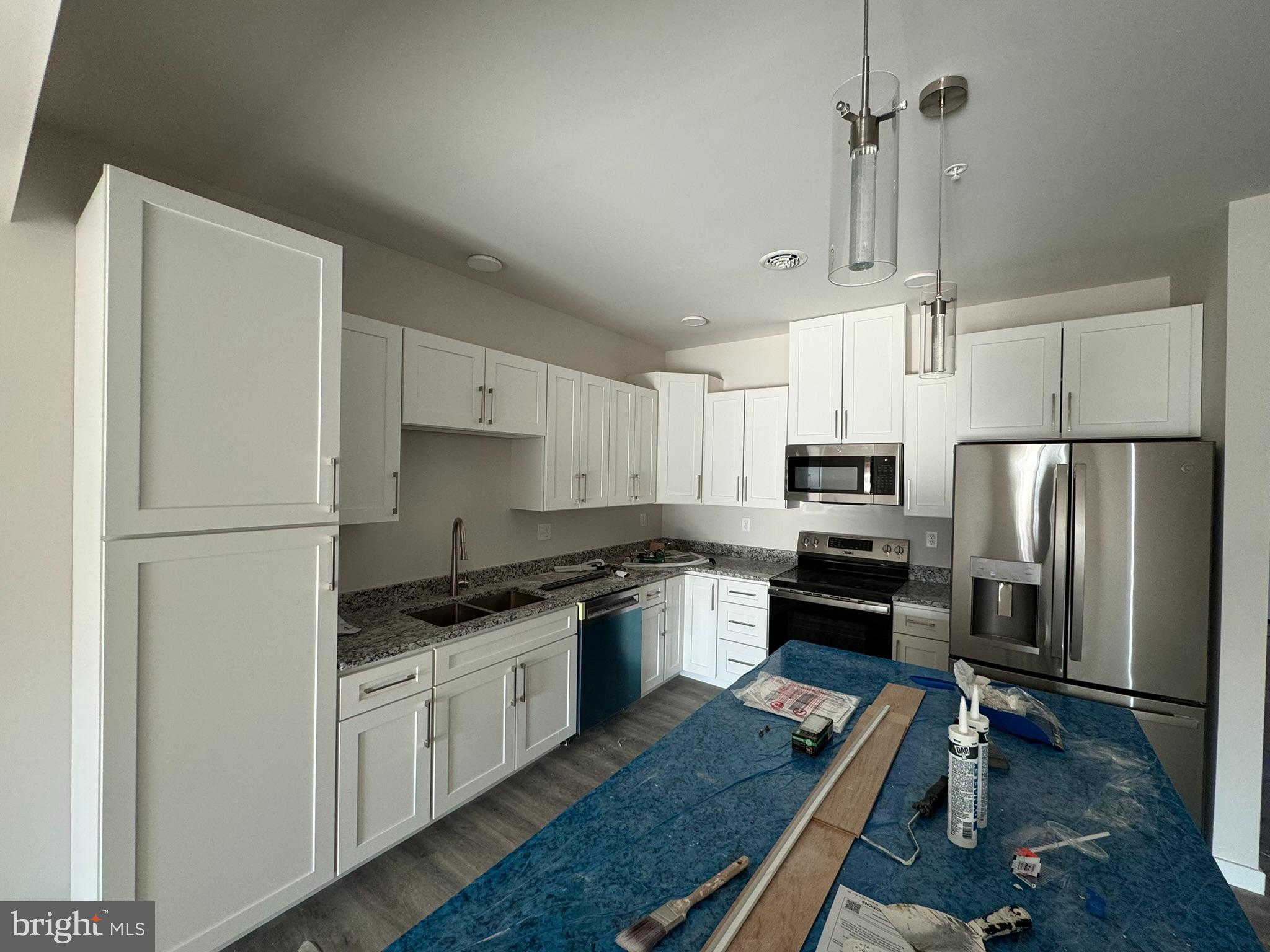 714 SANDALWOOD CIRCLE