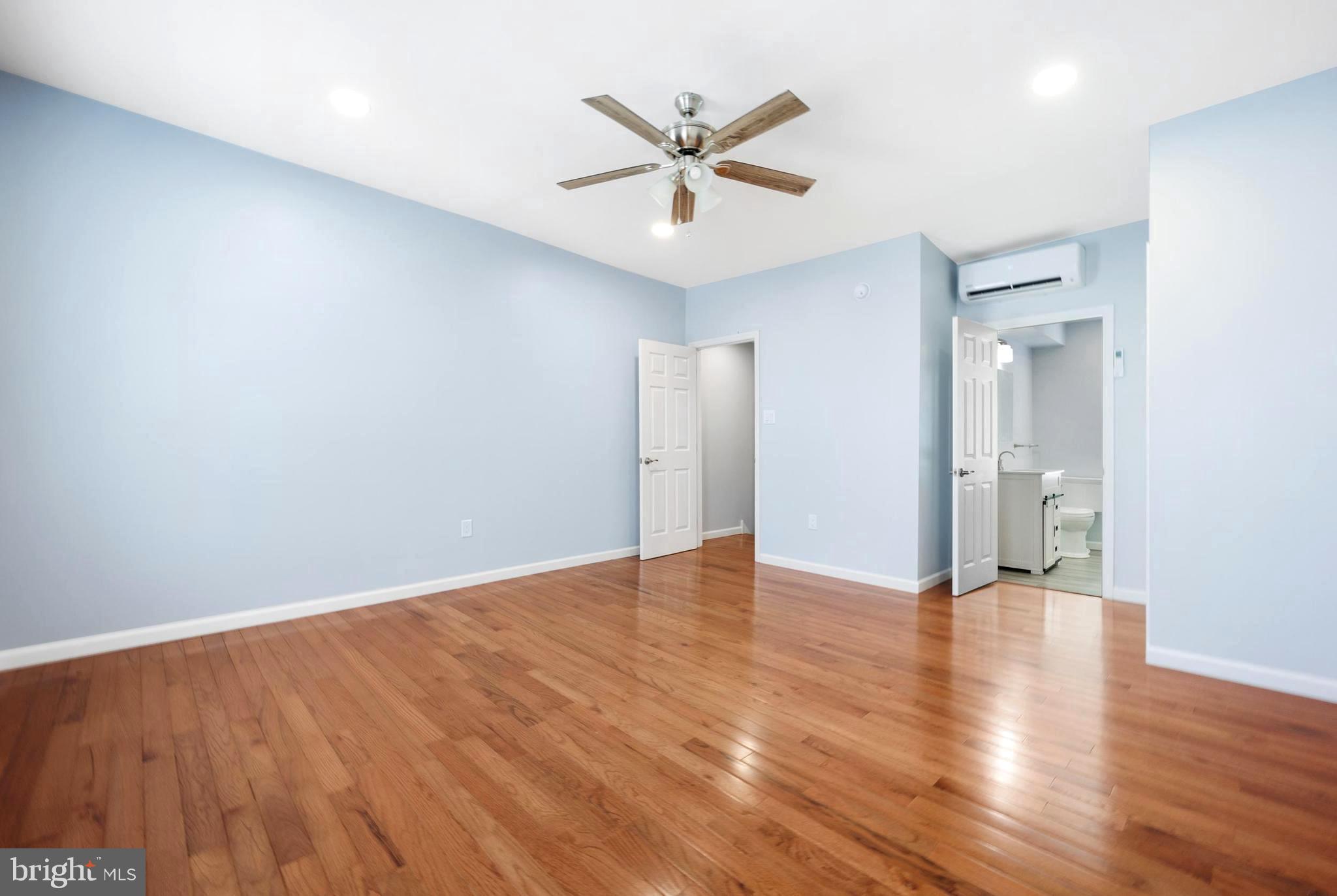 PORT RICHMOND - Residential