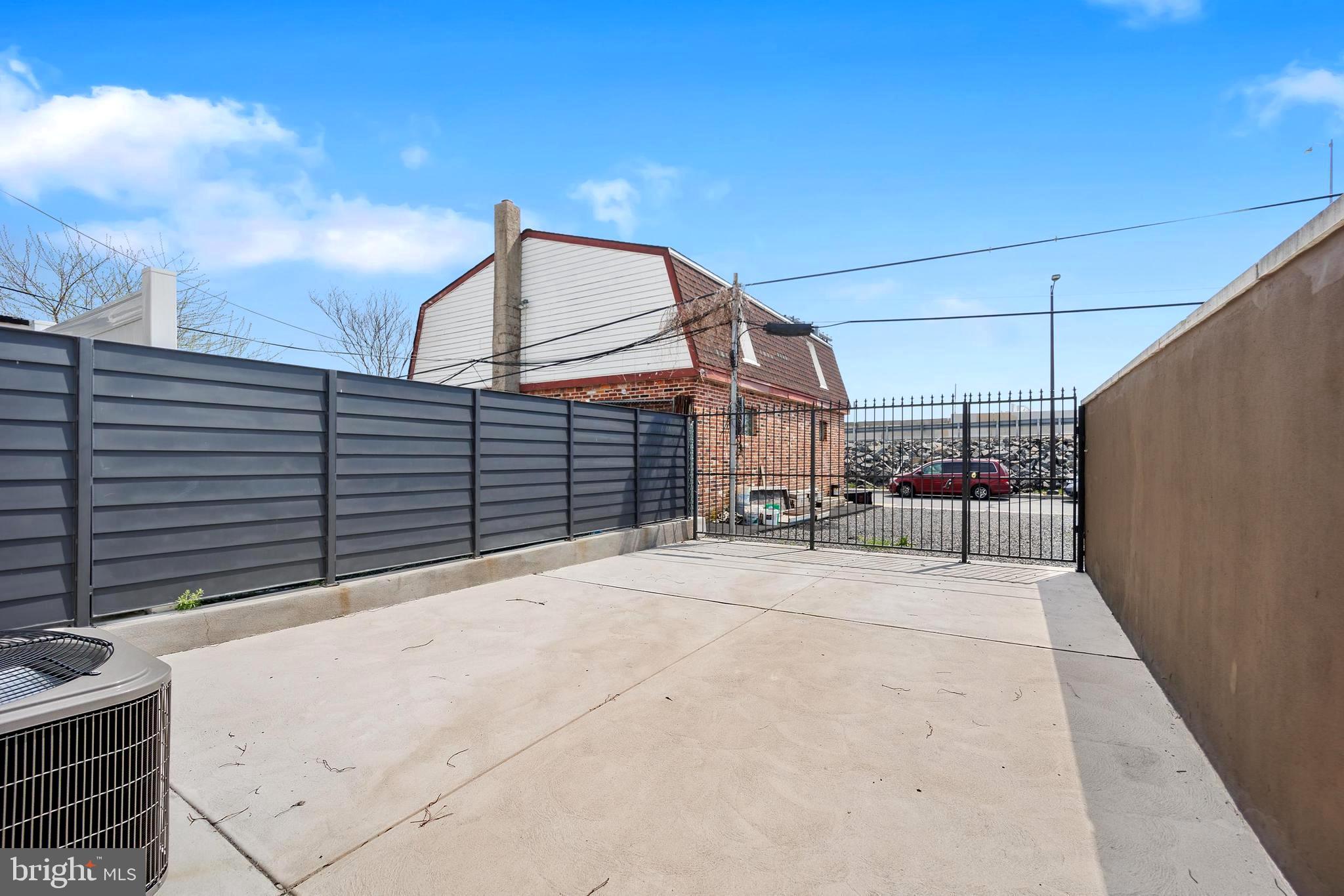 PORT RICHMOND - Residential