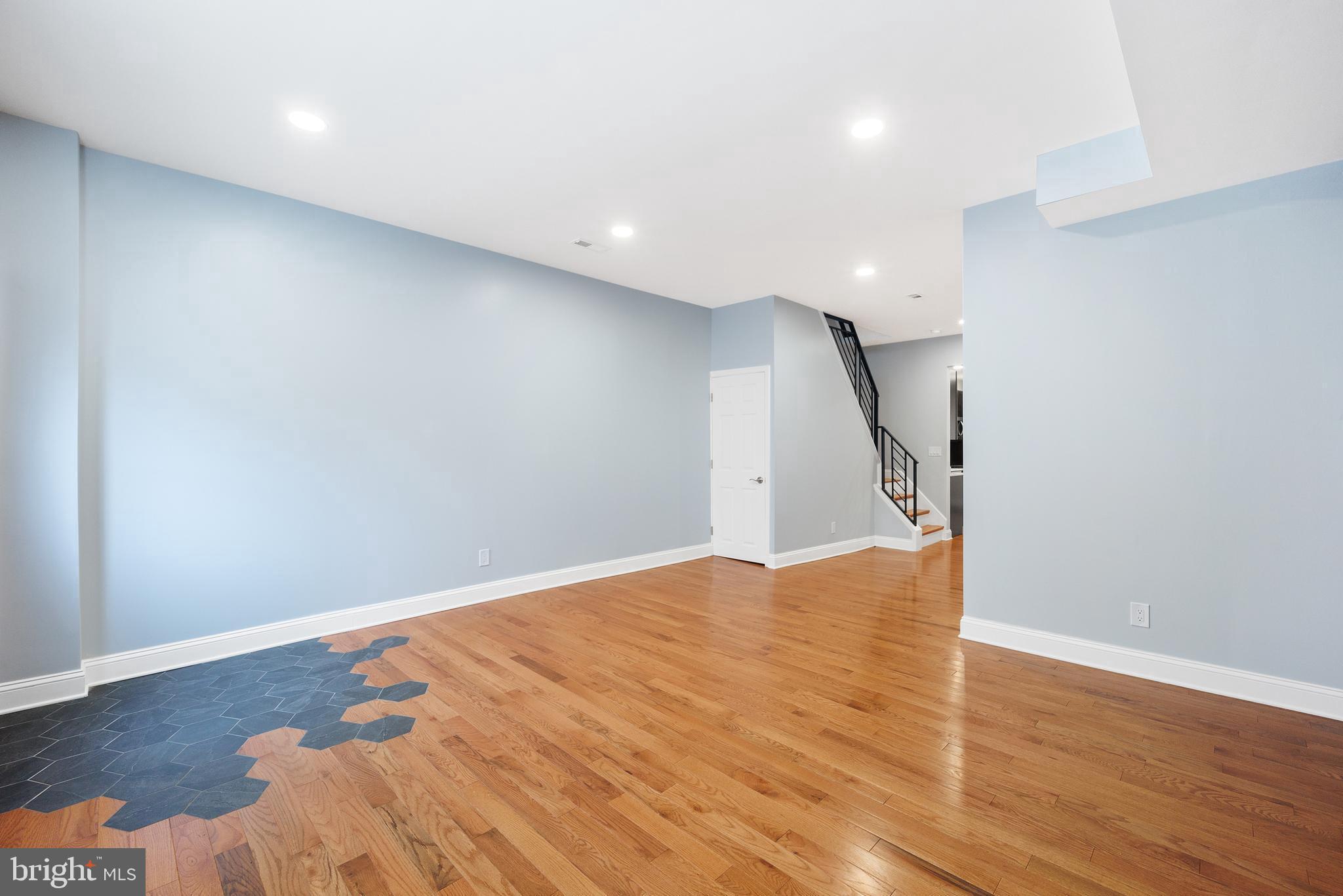 PORT RICHMOND - Residential