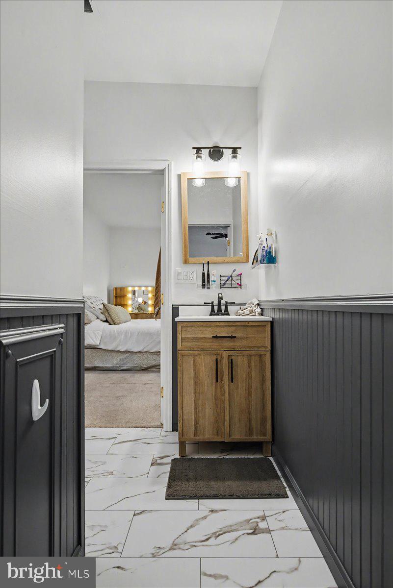 SCHOOL SIDE MANOR - Residential