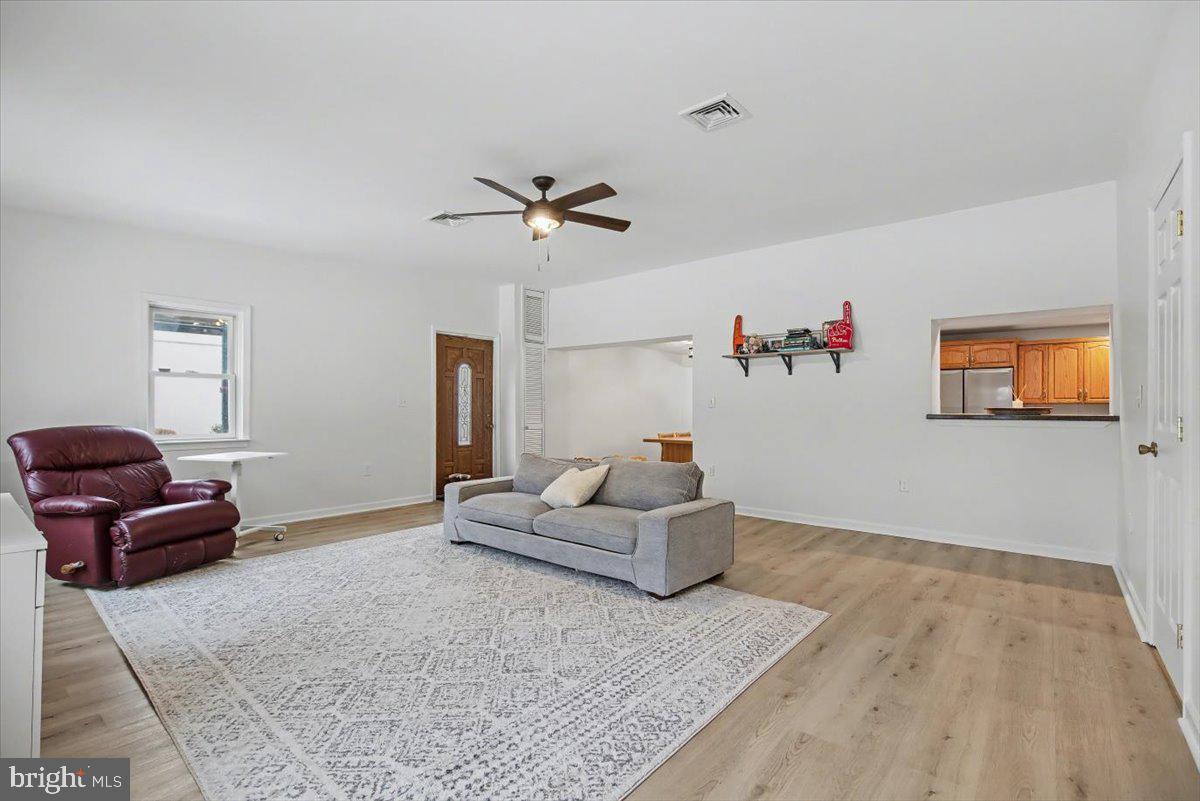 SCHOOL SIDE MANOR - Residential