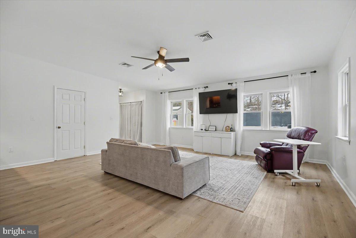 SCHOOL SIDE MANOR - Residential