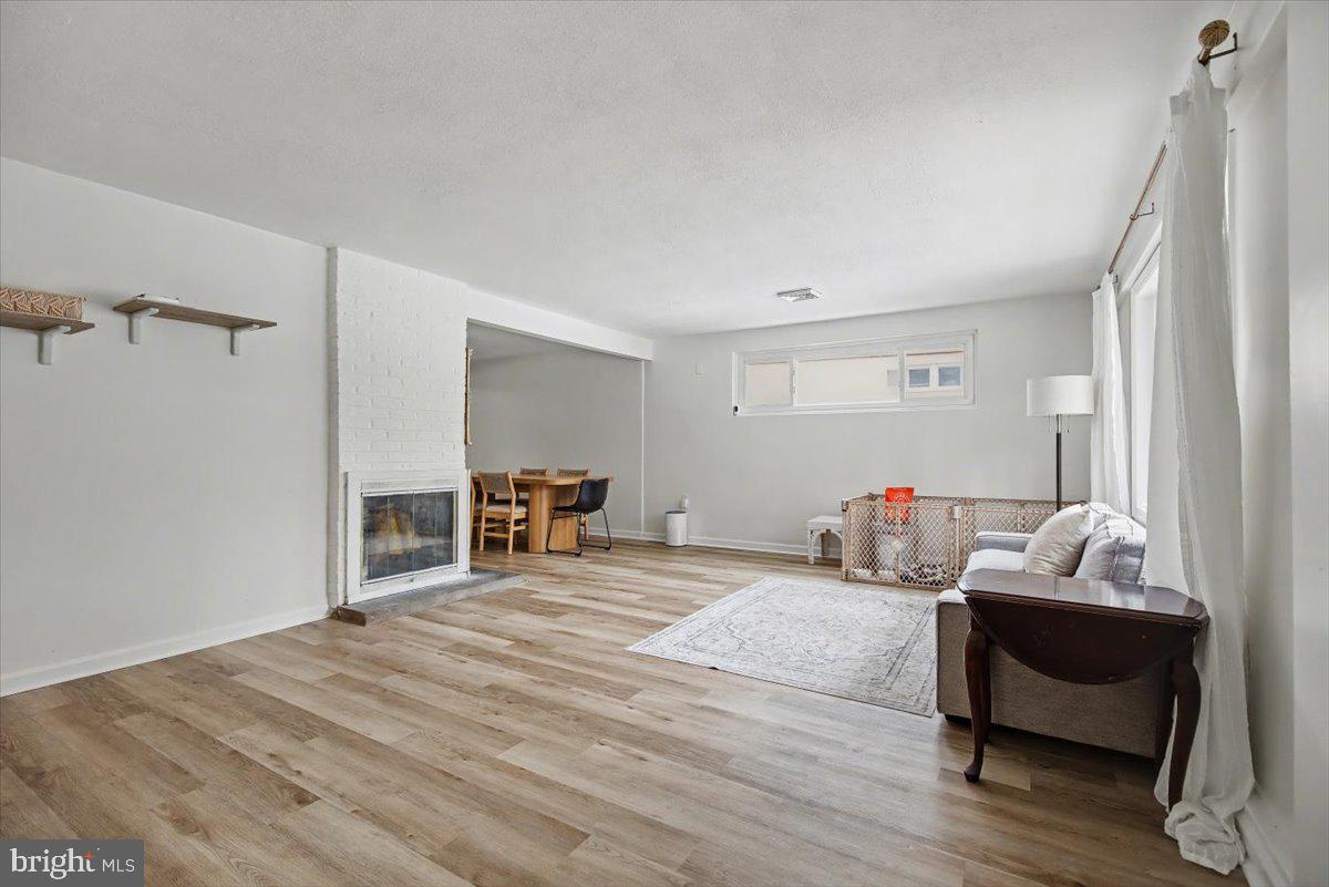 SCHOOL SIDE MANOR - Residential