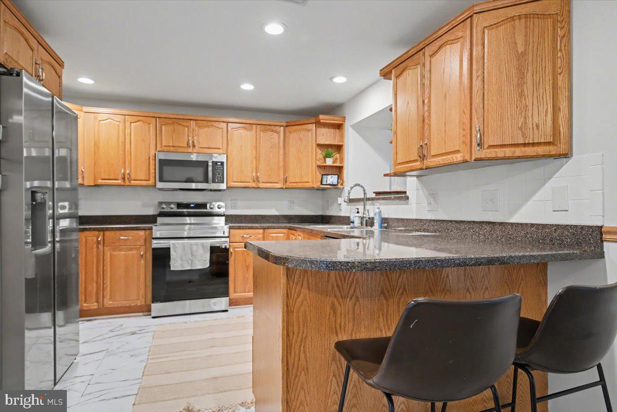 SCHOOL SIDE MANOR - Residential