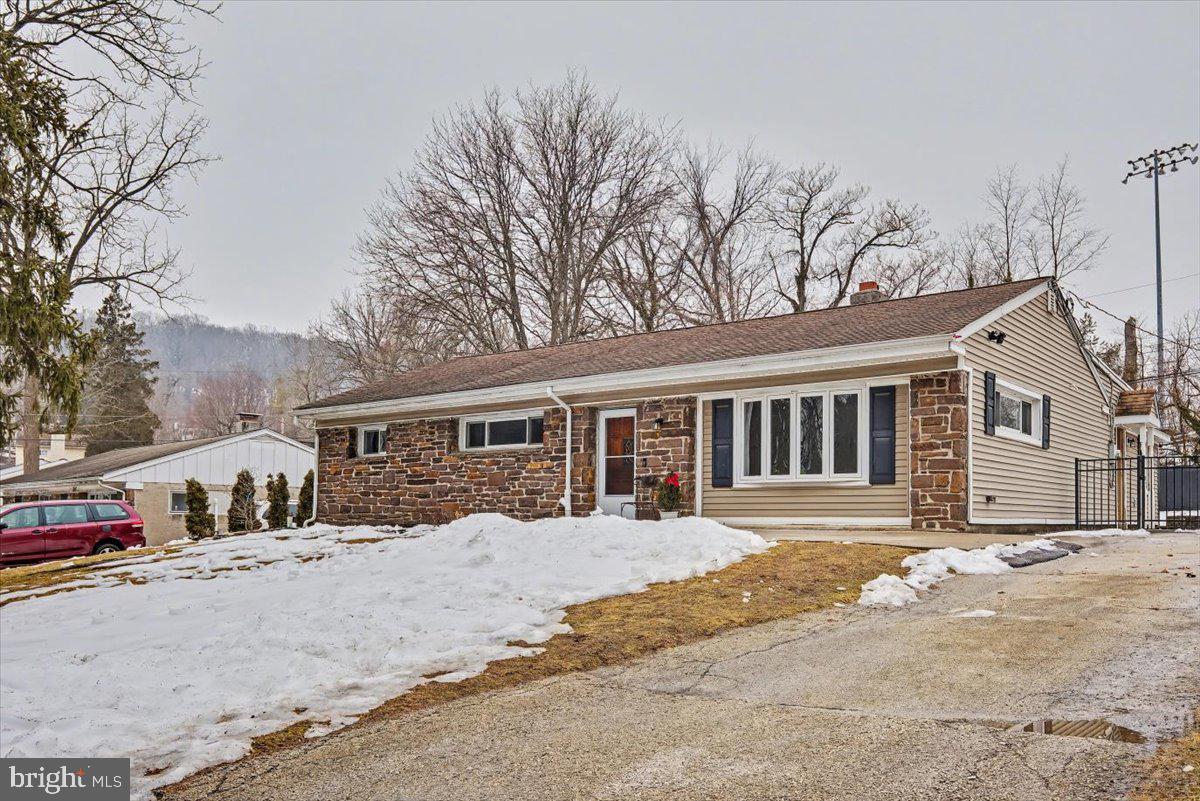 SCHOOL SIDE MANOR - Residential