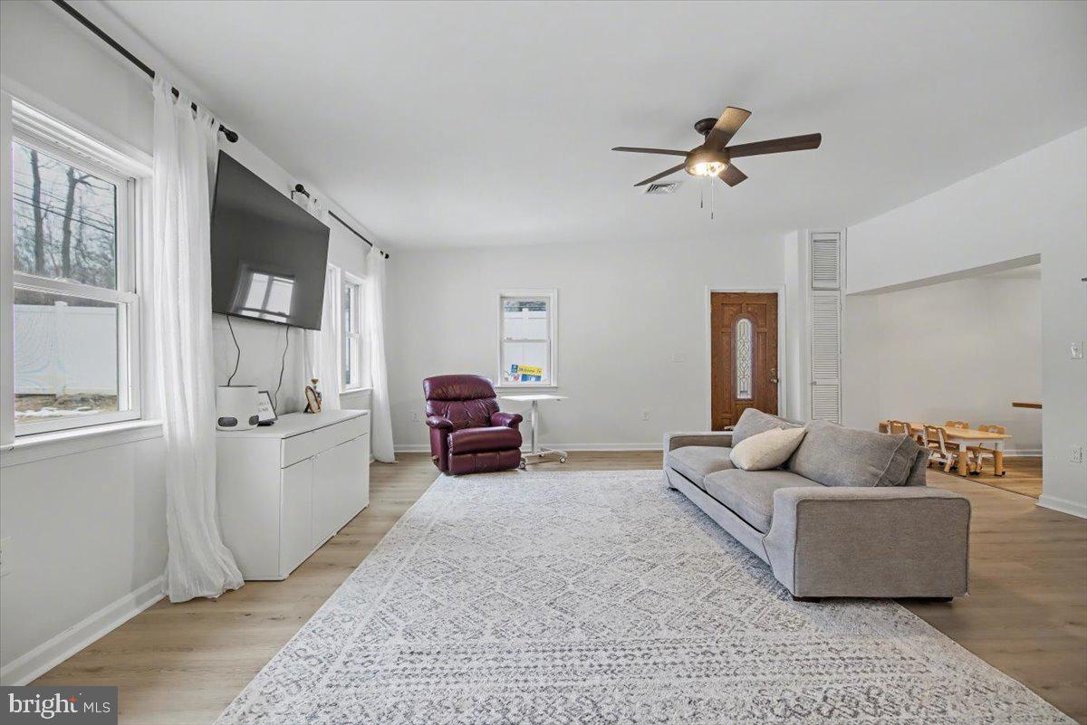 SCHOOL SIDE MANOR - Residential