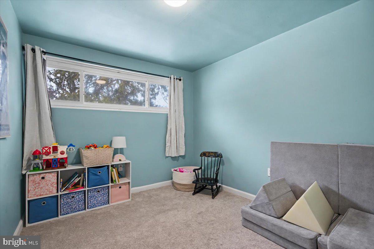 SCHOOL SIDE MANOR - Residential