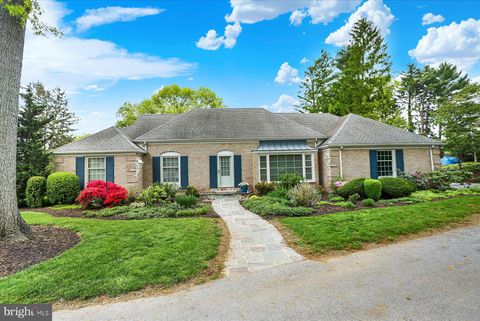 23 W WEST LAWN CIRCLE WORMLEYSBURG PA 17043