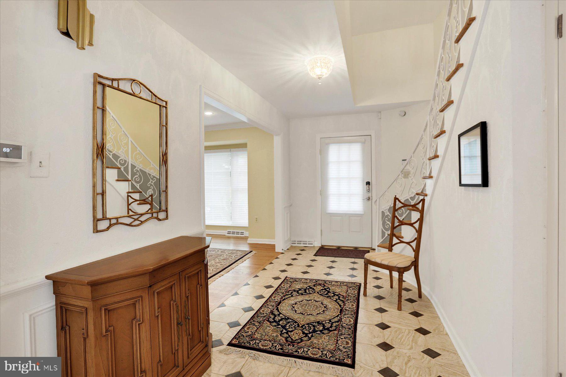 23 W WEST LAWN CIRCLE